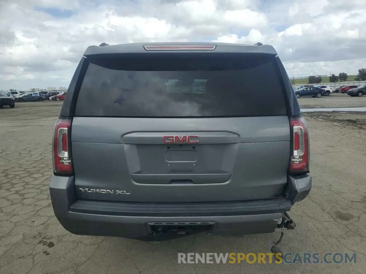 6 Photograph of a damaged car 1GKS1GKC9KR331054 GMC YUKON 2019