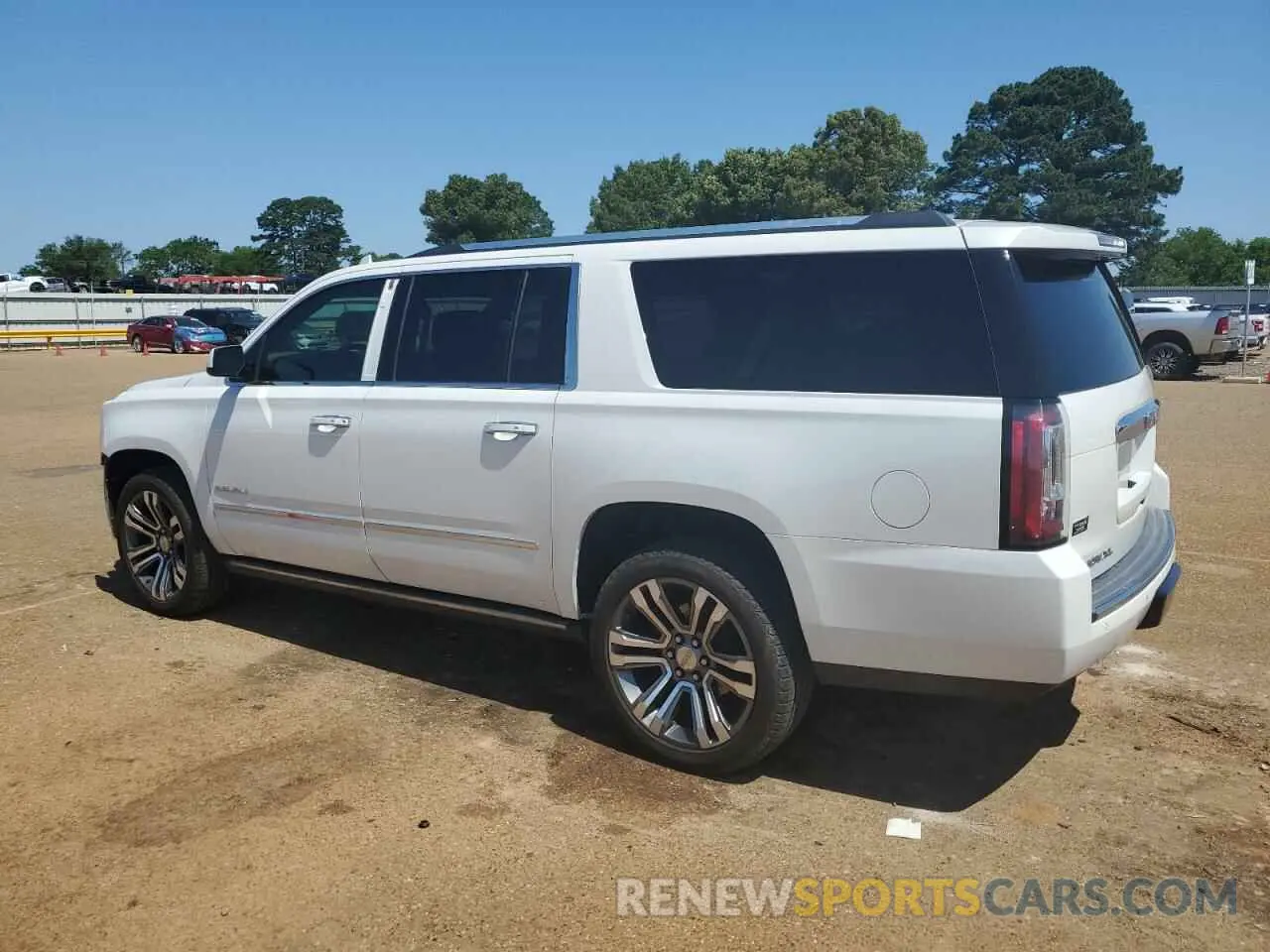 2 Photograph of a damaged car 1GKS1HKJXKR174820 GMC YUKON 2019