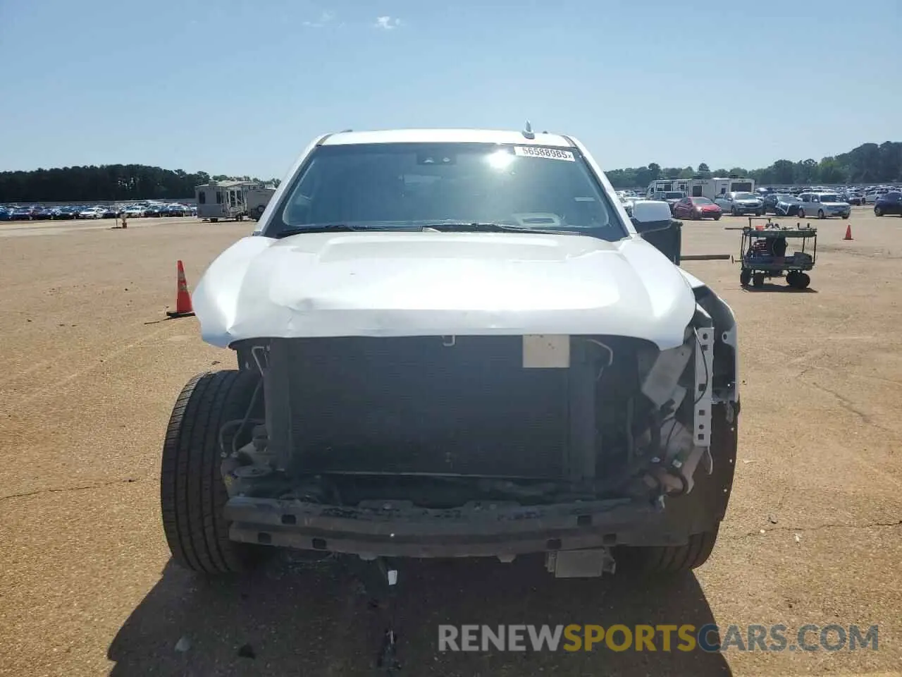 5 Photograph of a damaged car 1GKS1HKJXKR174820 GMC YUKON 2019
