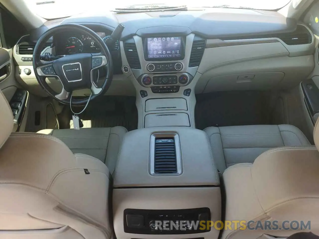 8 Photograph of a damaged car 1GKS1HKJXKR174820 GMC YUKON 2019