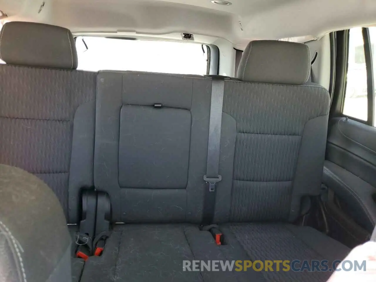 10 Photograph of a damaged car 1GKS2AKC9KR354179 GMC YUKON 2019