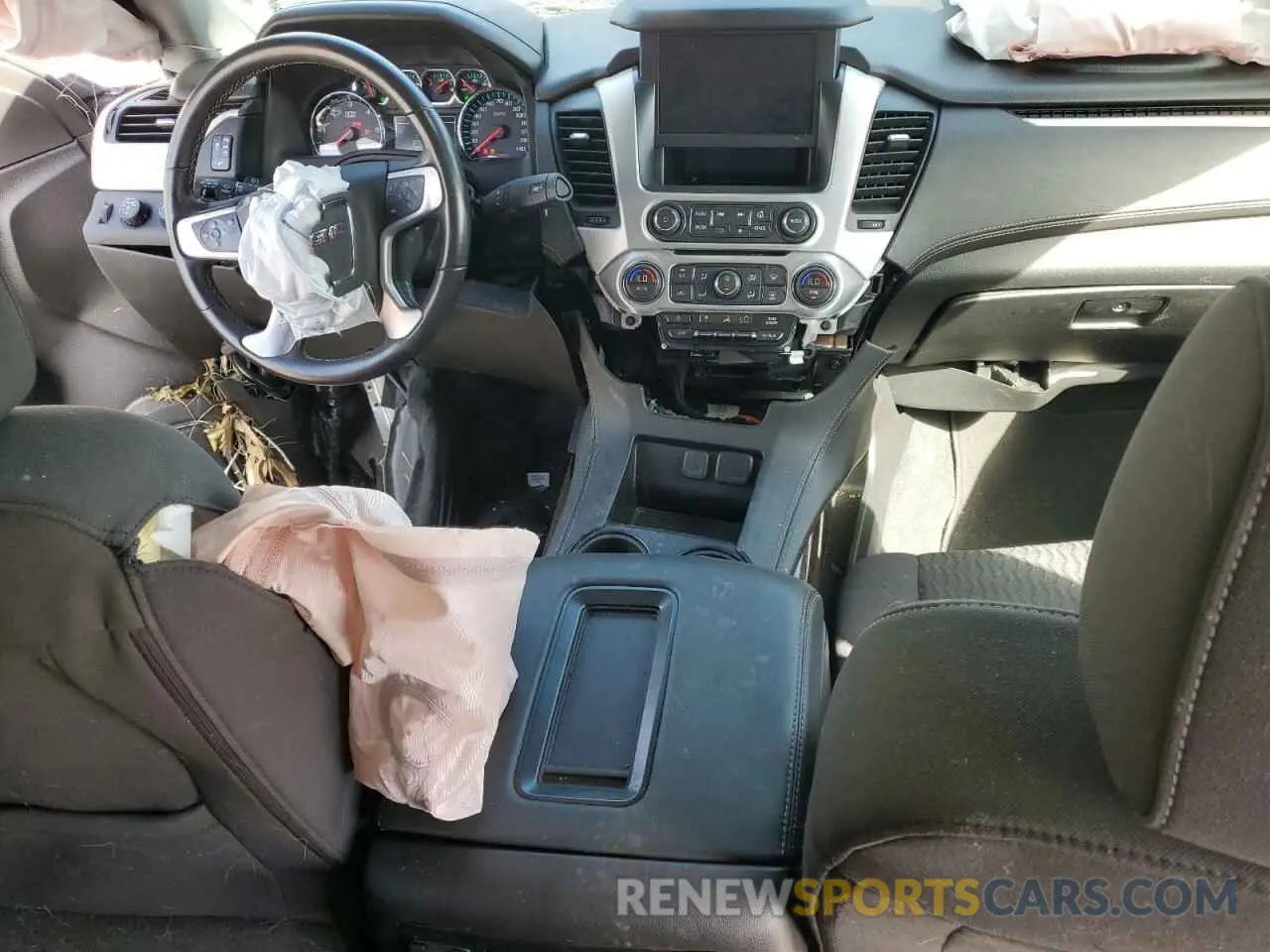 8 Photograph of a damaged car 1GKS2AKC9KR354179 GMC YUKON 2019