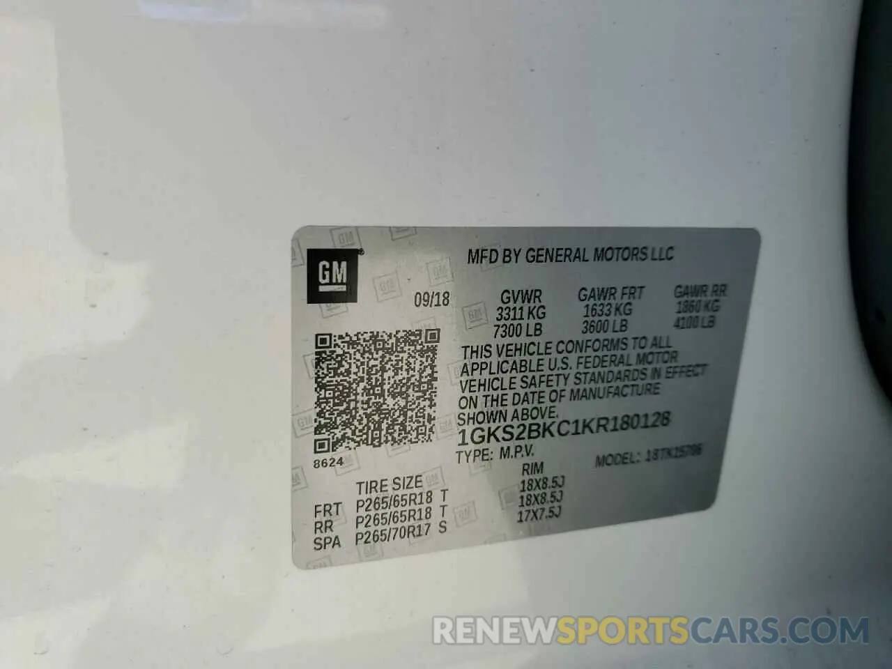 15 Photograph of a damaged car 1GKS2BKC1KR180128 GMC YUKON 2019