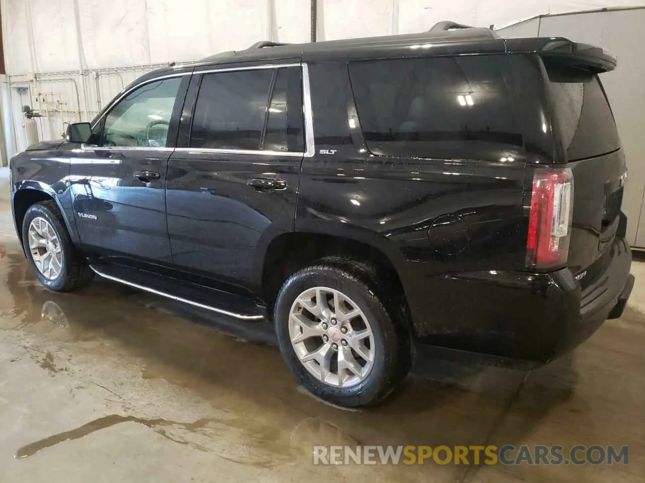 2 Photograph of a damaged car 1GKS2BKC2KR238408 GMC YUKON 2019