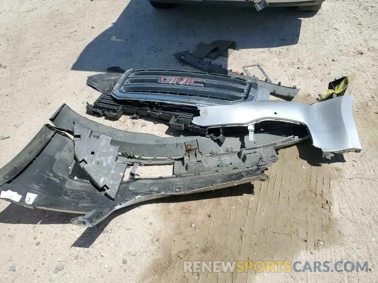 13 Photograph of a damaged car 1GKS2BKC3KR231127 GMC YUKON 2019