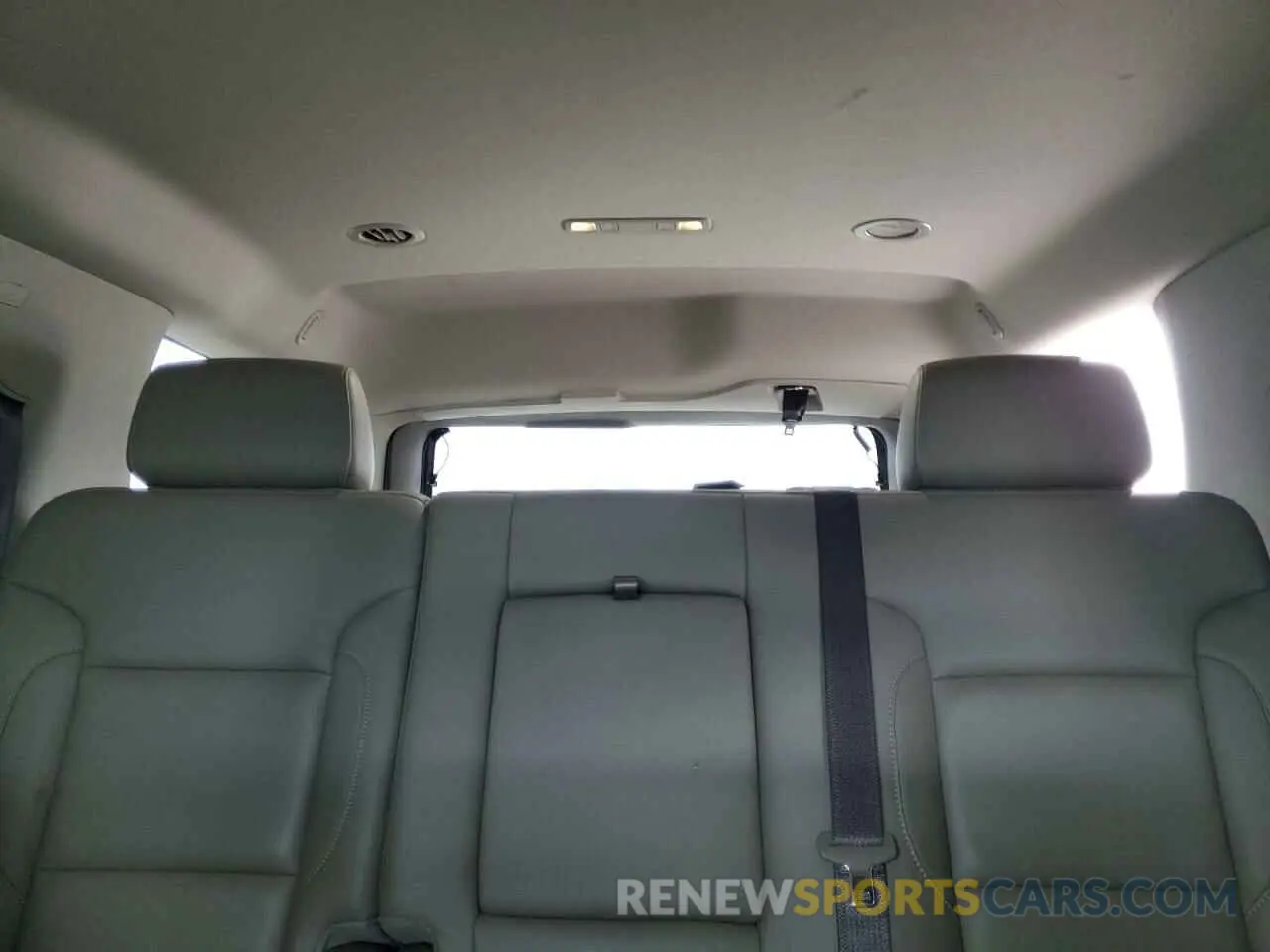 10 Photograph of a damaged car 1GKS2BKC4KR307857 GMC YUKON 2019