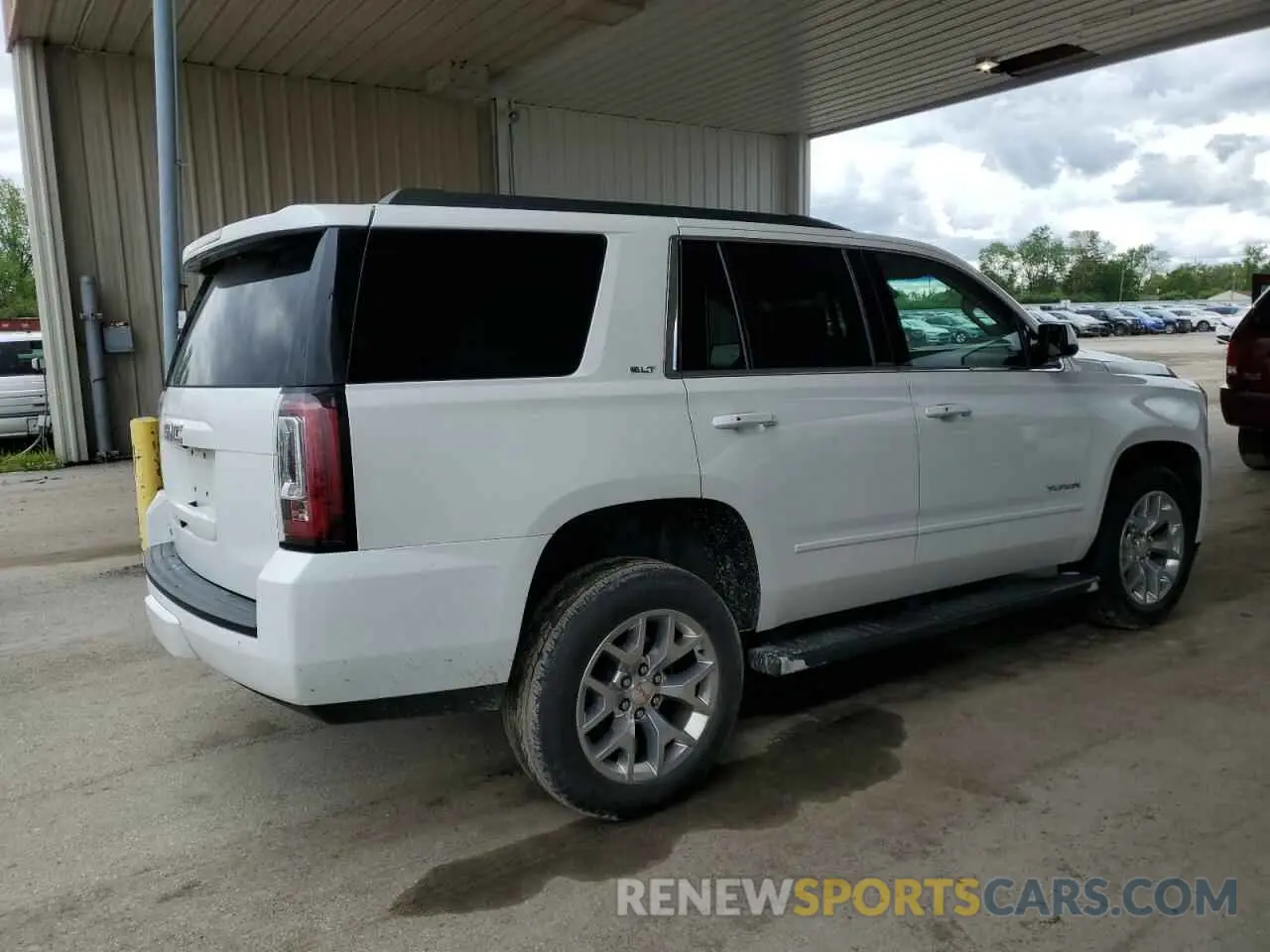 3 Photograph of a damaged car 1GKS2BKC4KR307857 GMC YUKON 2019