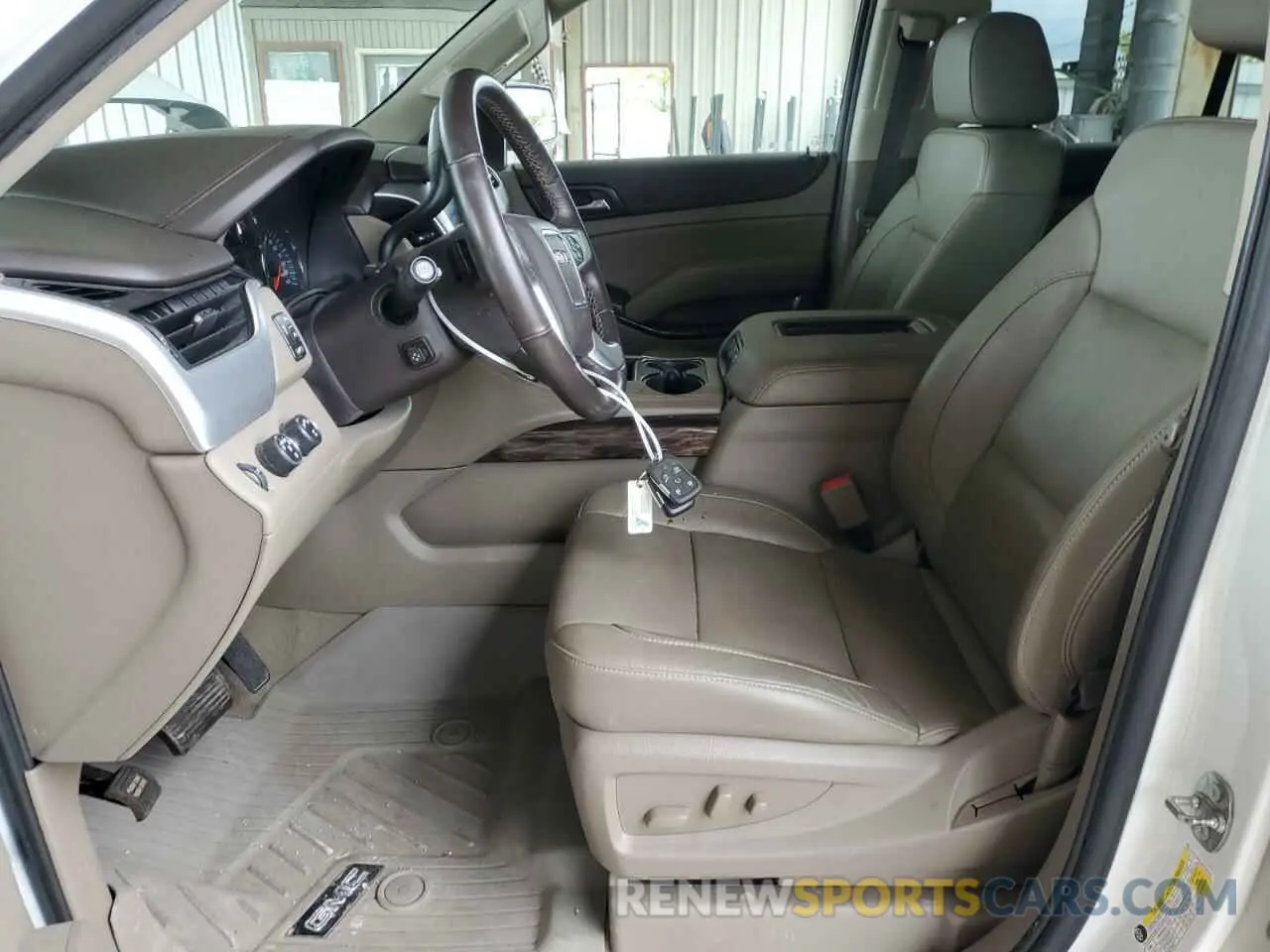 7 Photograph of a damaged car 1GKS2BKC4KR307857 GMC YUKON 2019