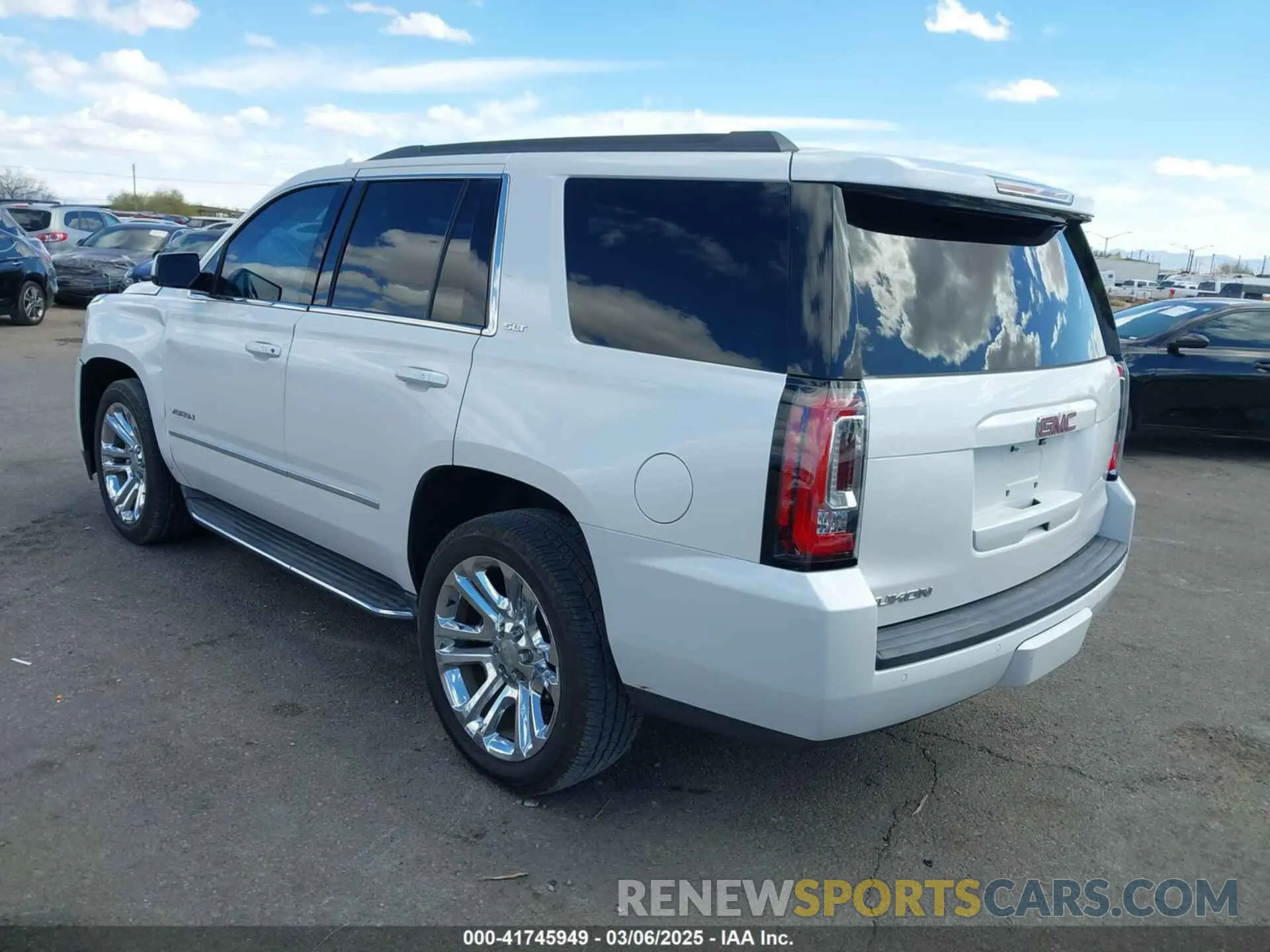 3 Photograph of a damaged car 1GKS2BKCXKR355380 GMC YUKON 2019