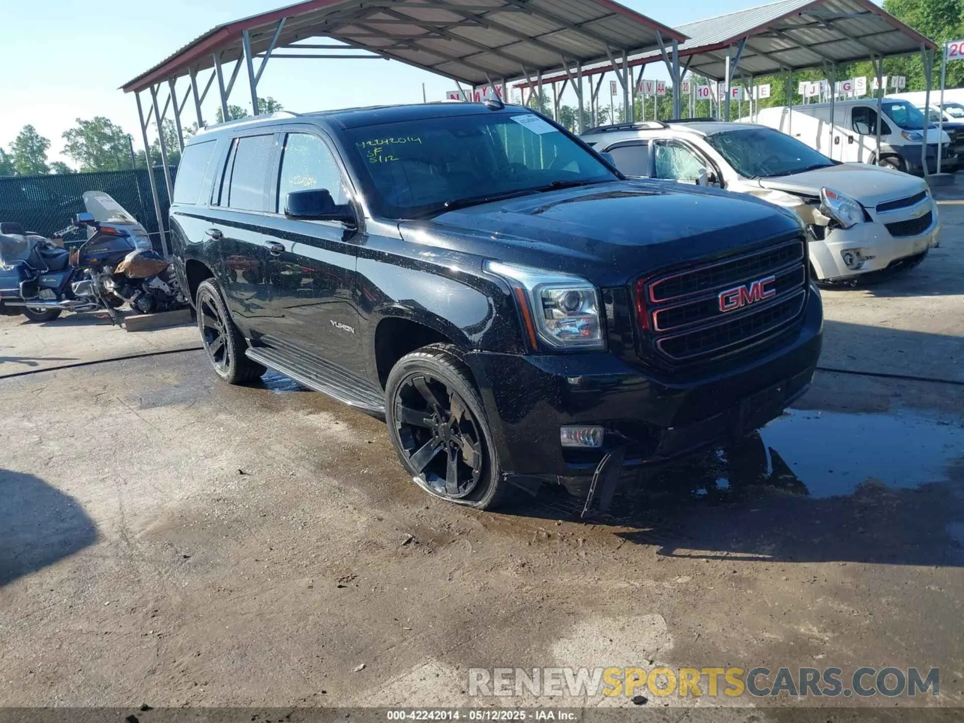 1 Photograph of a damaged car 1GKS2BKJ1KR208508 GMC YUKON 2019