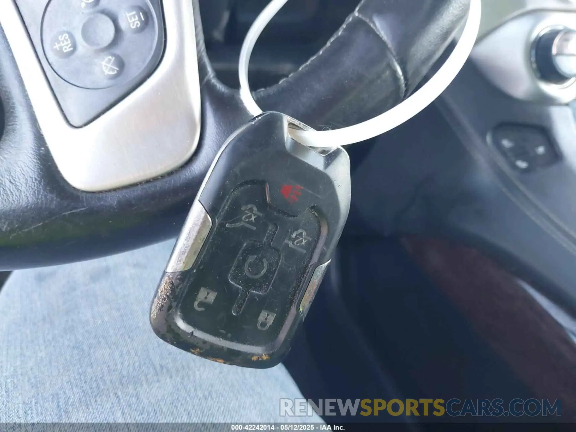 11 Photograph of a damaged car 1GKS2BKJ1KR208508 GMC YUKON 2019