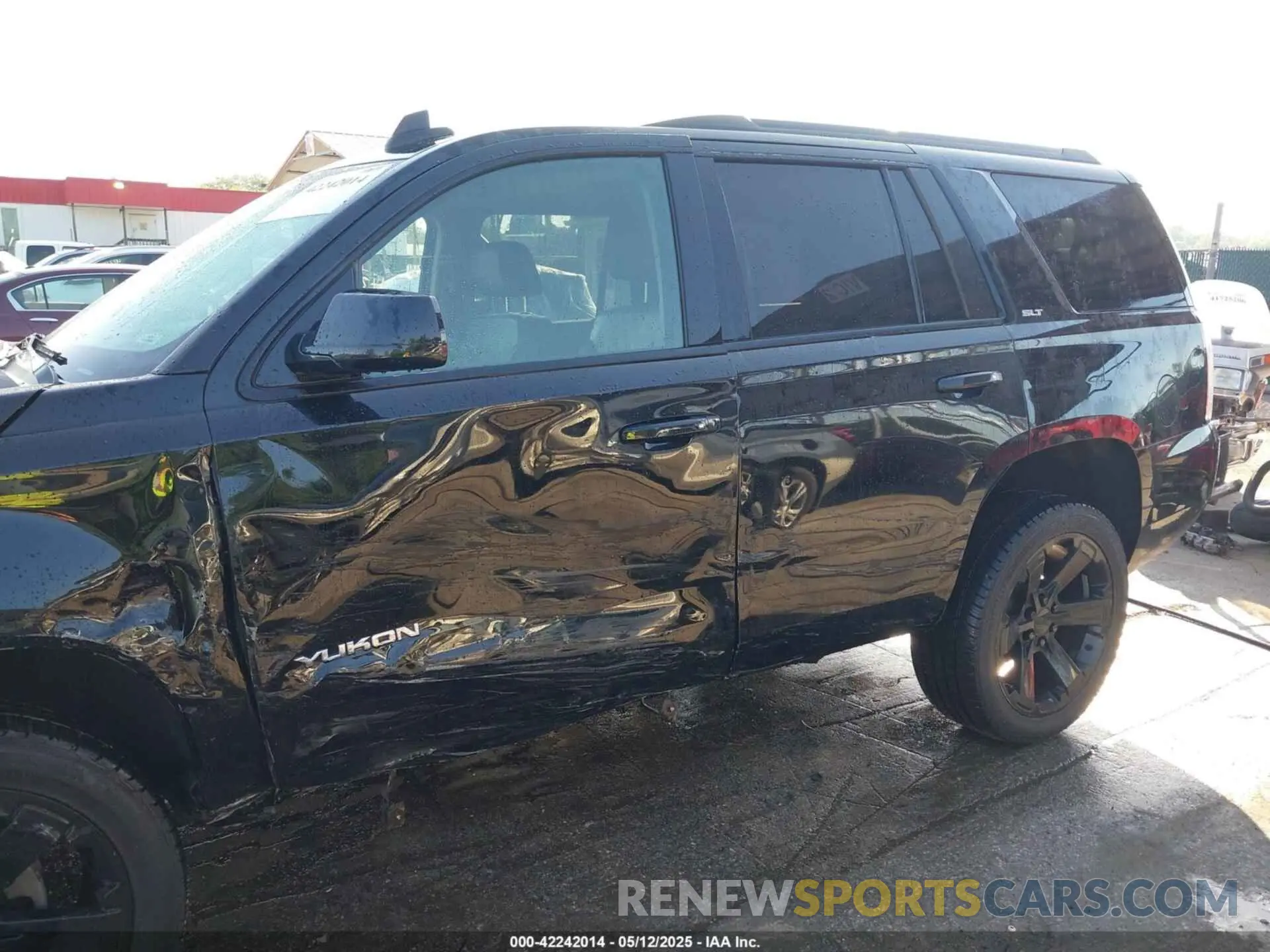 19 Photograph of a damaged car 1GKS2BKJ1KR208508 GMC YUKON 2019