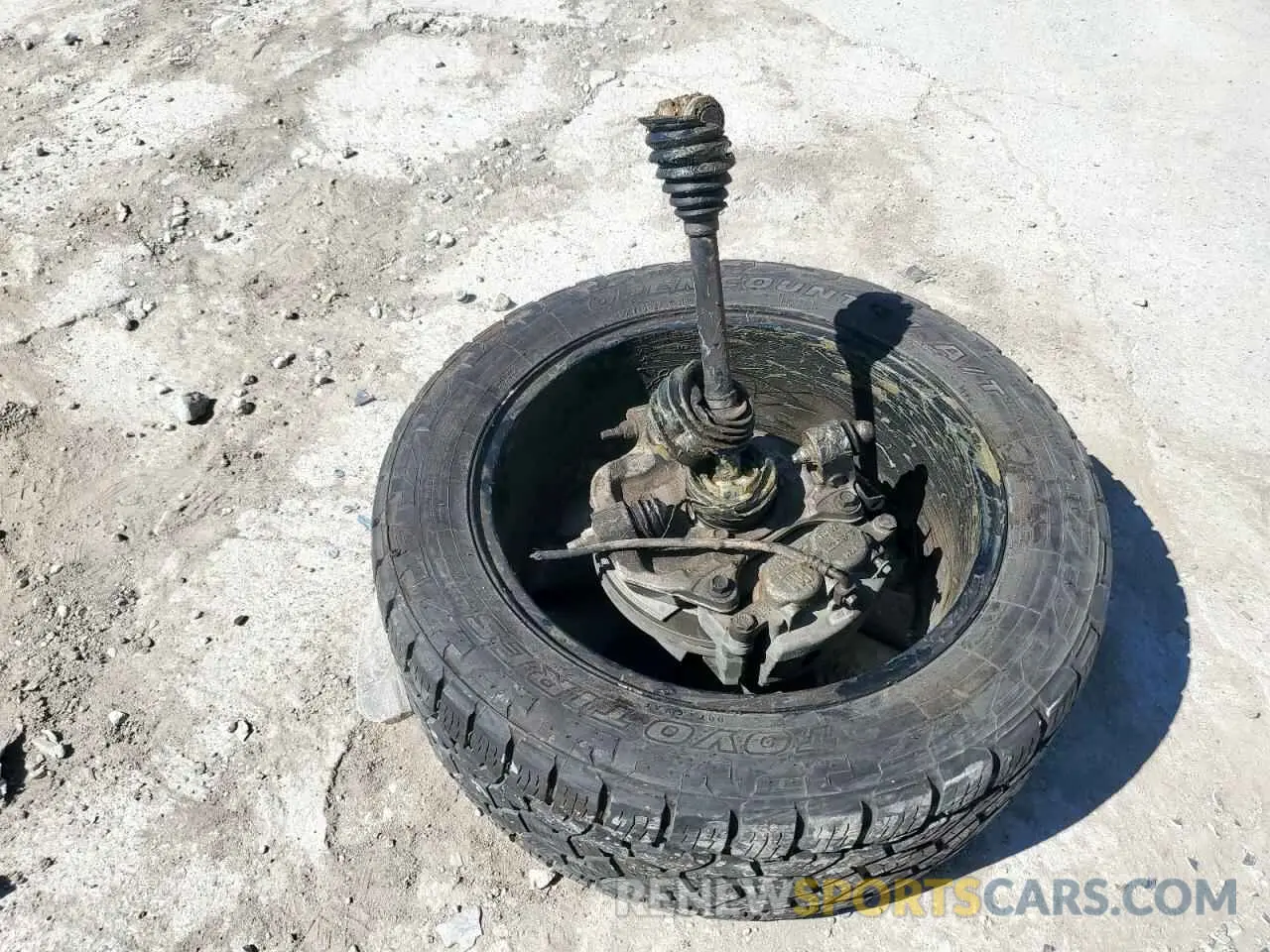 15 Photograph of a damaged car 1GKS2BKJ3KR199763 GMC YUKON 2019