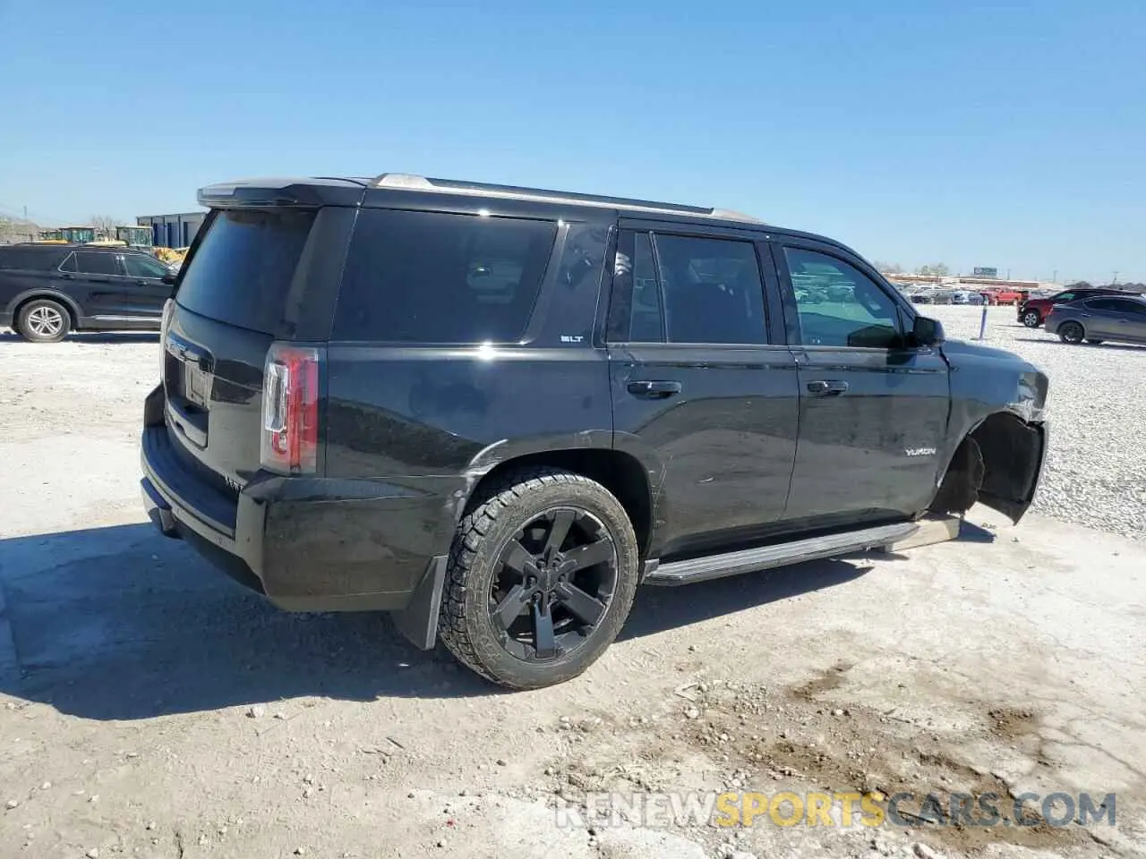 3 Photograph of a damaged car 1GKS2BKJ3KR199763 GMC YUKON 2019