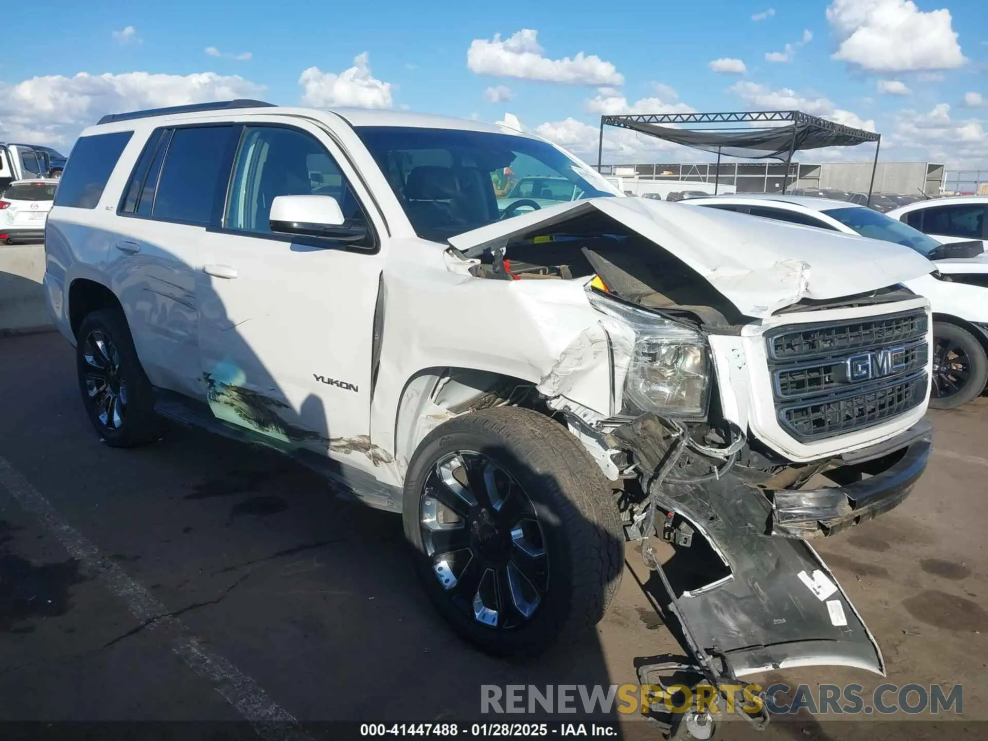 1 Photograph of a damaged car 1GKS2BKJ9KR161101 GMC YUKON 2019