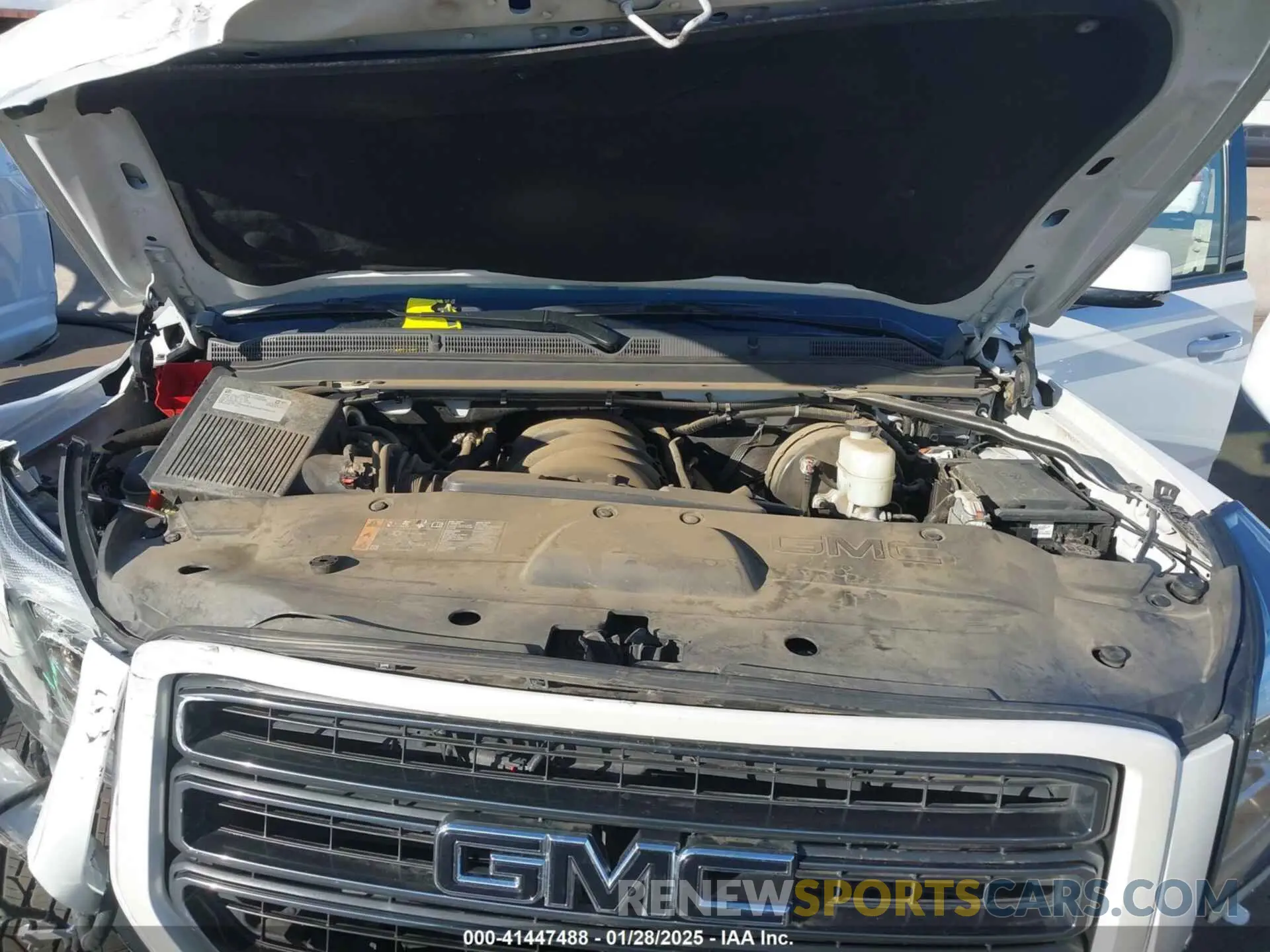 10 Photograph of a damaged car 1GKS2BKJ9KR161101 GMC YUKON 2019