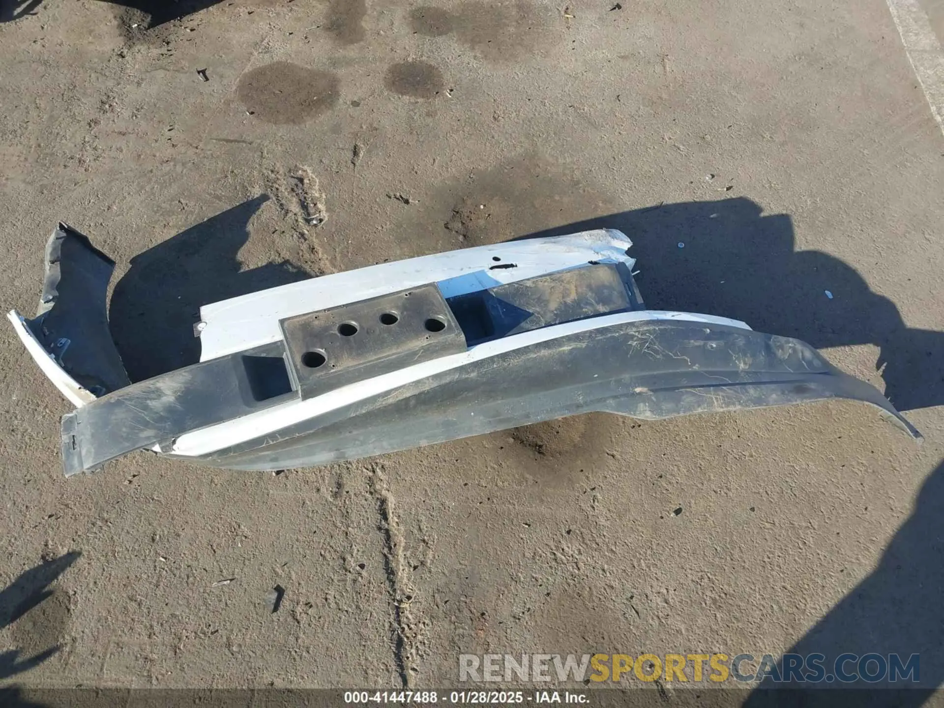 12 Photograph of a damaged car 1GKS2BKJ9KR161101 GMC YUKON 2019