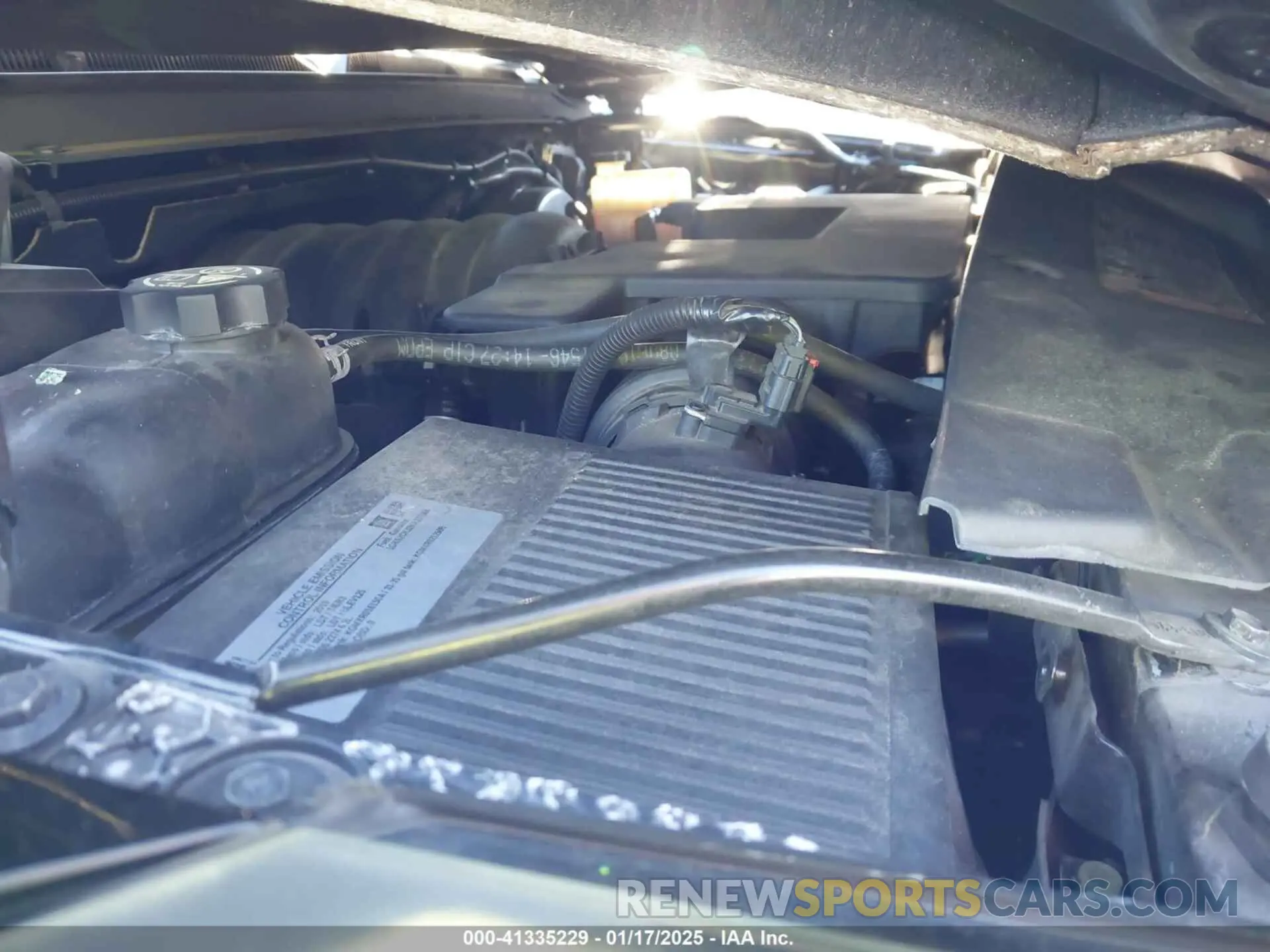 10 Photograph of a damaged car 1GKS2CKJ2KR137664 GMC YUKON 2019