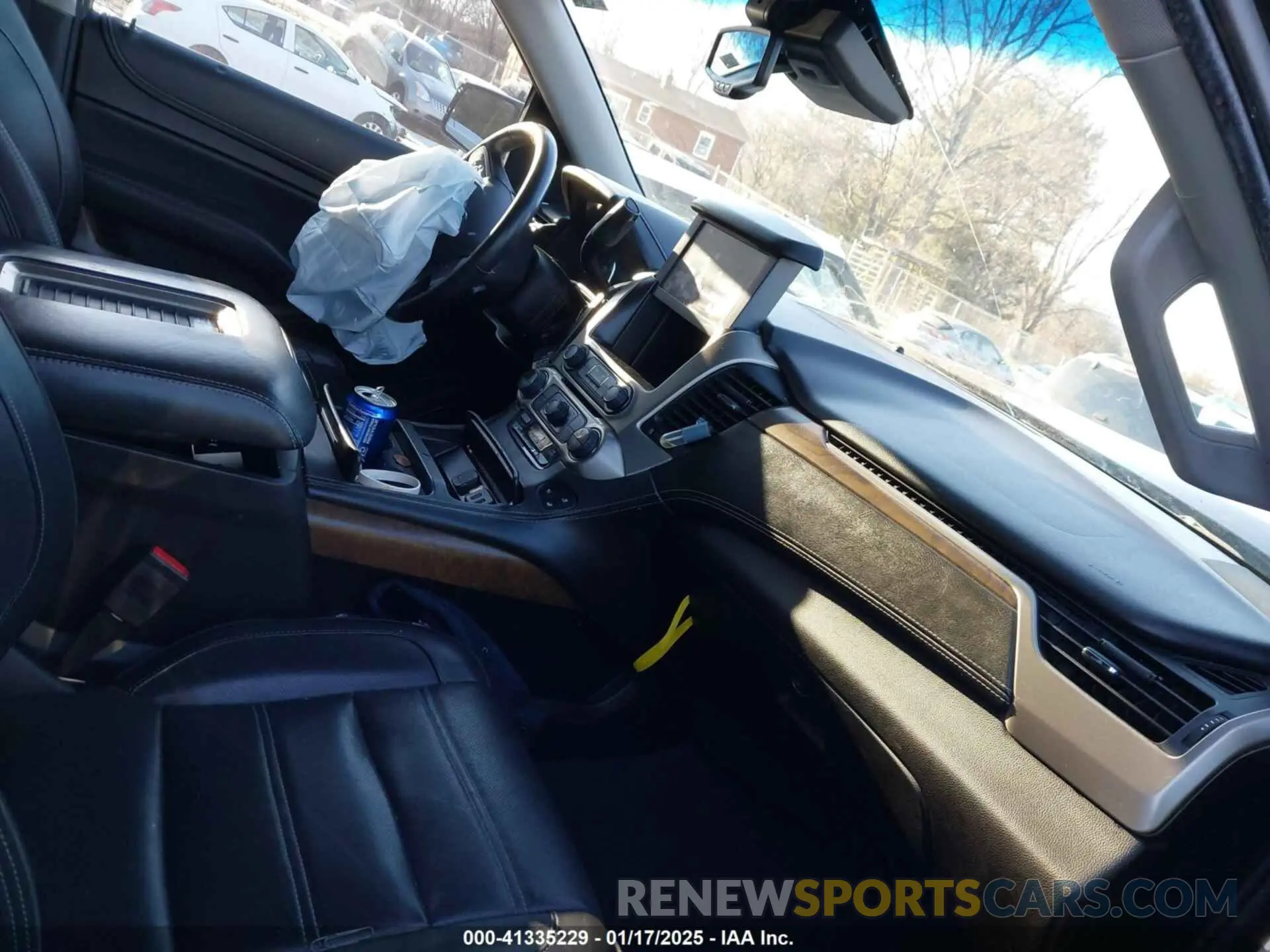 5 Photograph of a damaged car 1GKS2CKJ2KR137664 GMC YUKON 2019