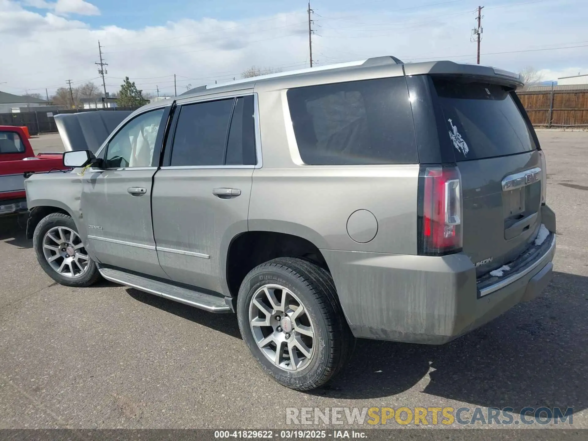 3 Photograph of a damaged car 1GKS2CKJ2KR311152 GMC YUKON 2019