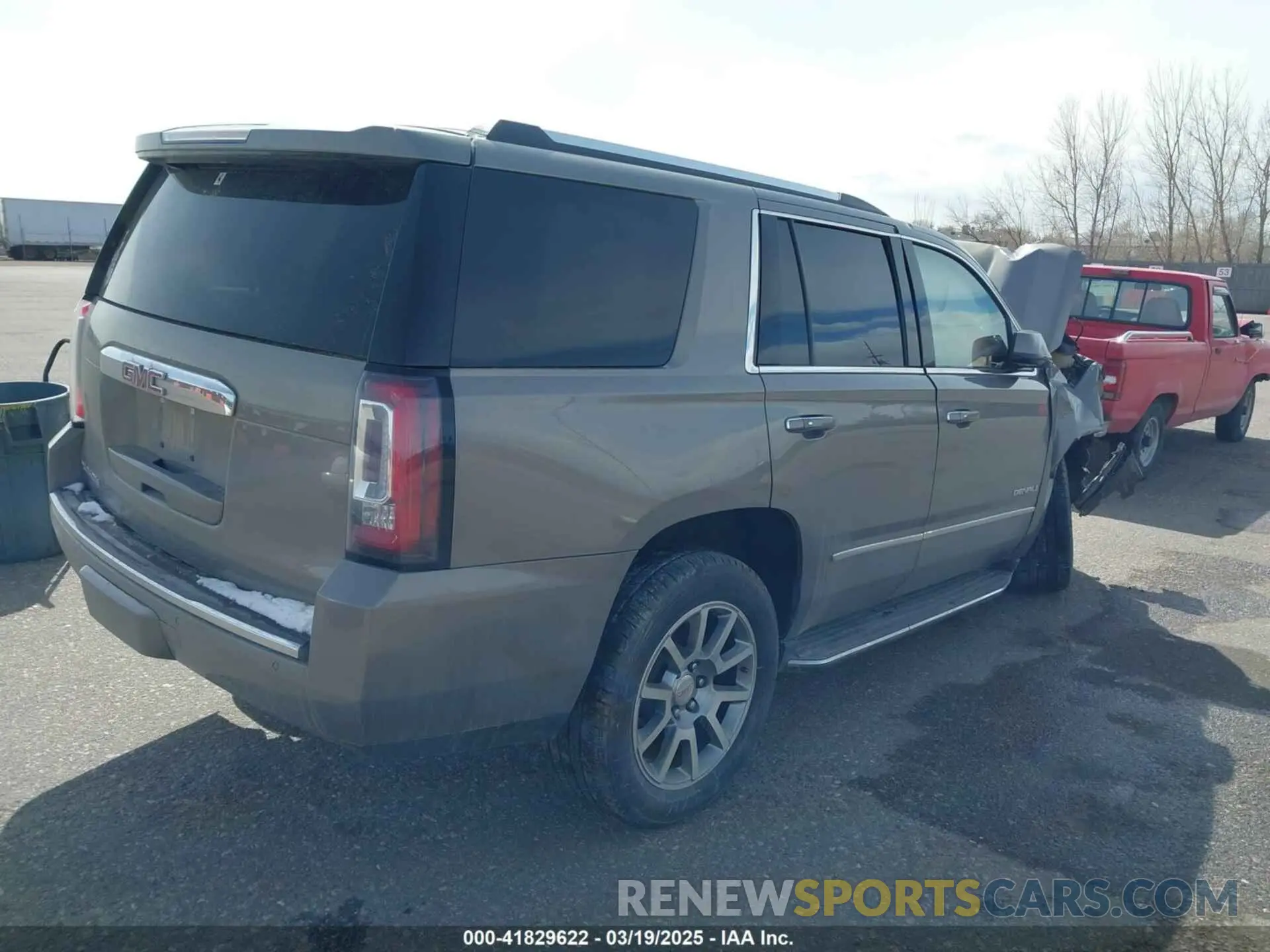 4 Photograph of a damaged car 1GKS2CKJ2KR311152 GMC YUKON 2019
