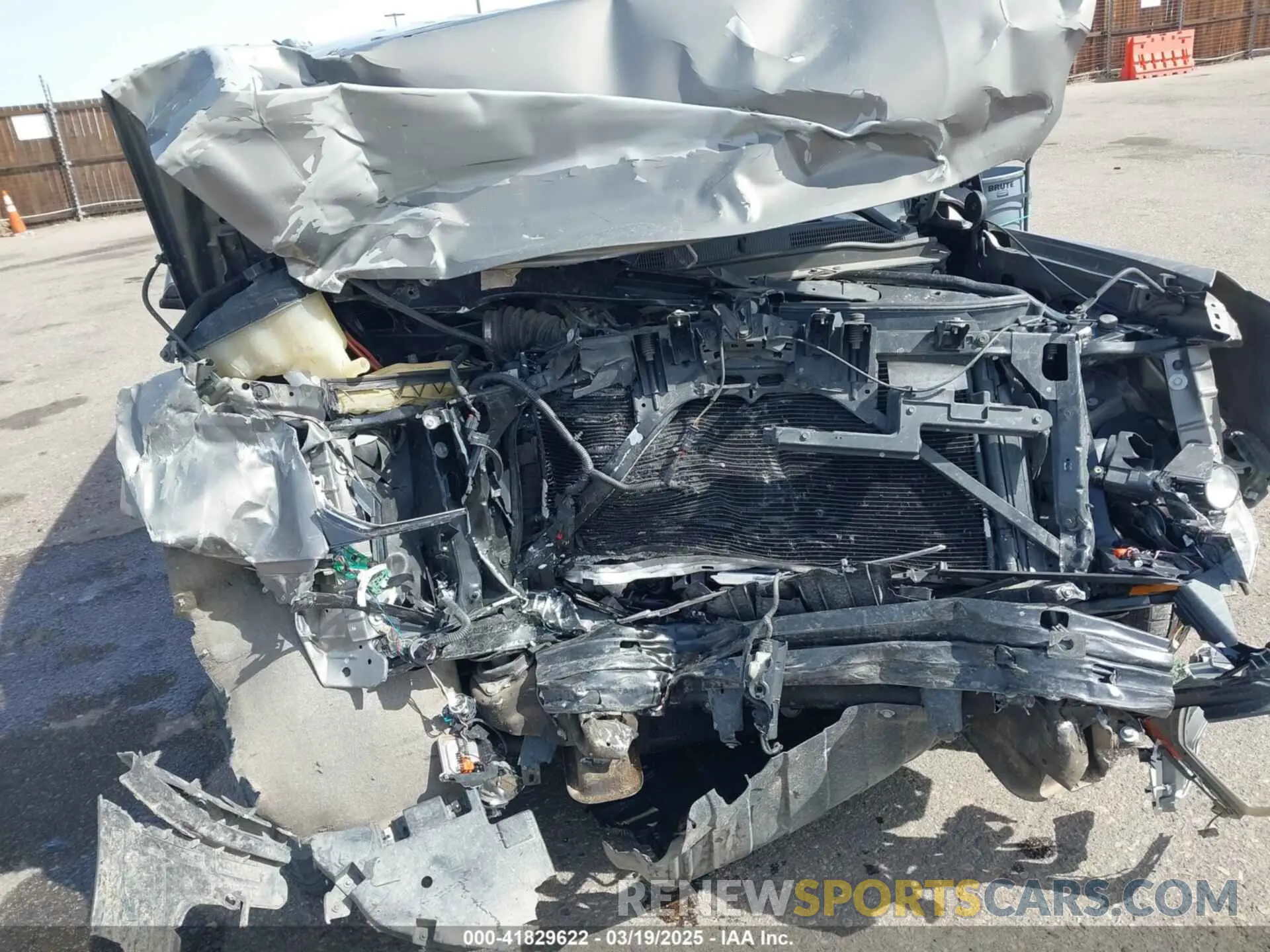 6 Photograph of a damaged car 1GKS2CKJ2KR311152 GMC YUKON 2019