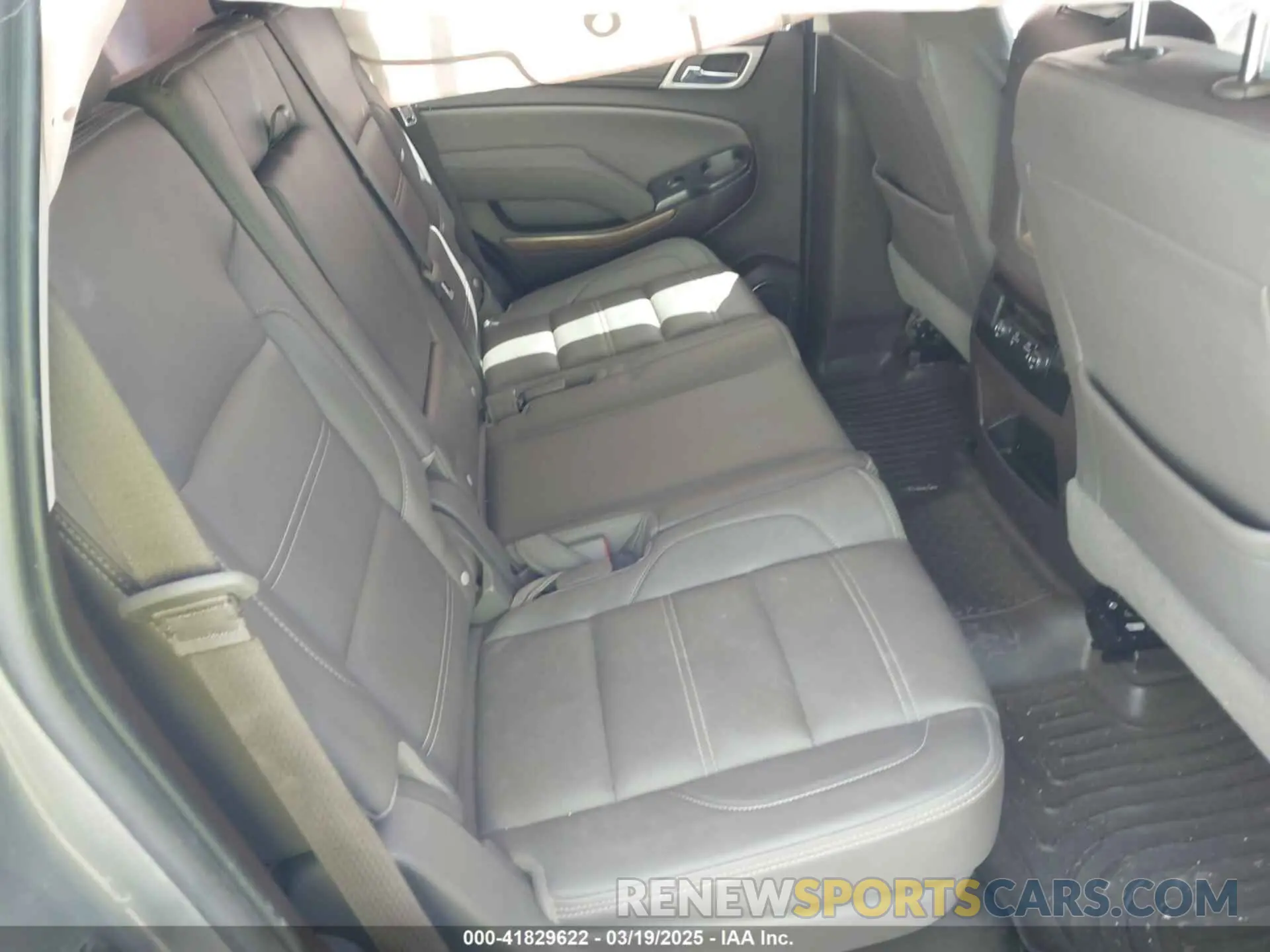 8 Photograph of a damaged car 1GKS2CKJ2KR311152 GMC YUKON 2019