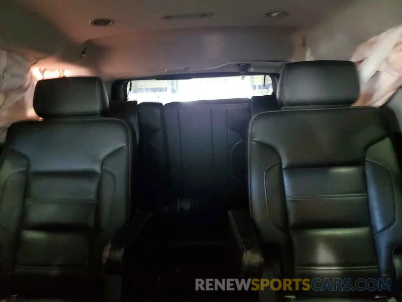 10 Photograph of a damaged car 1GKS2CKJ3KR145966 GMC YUKON 2019