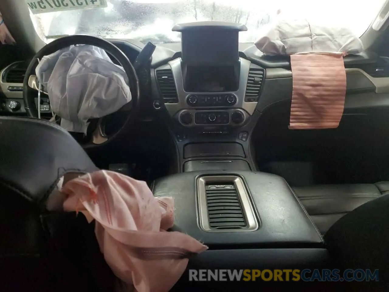 8 Photograph of a damaged car 1GKS2CKJ3KR145966 GMC YUKON 2019
