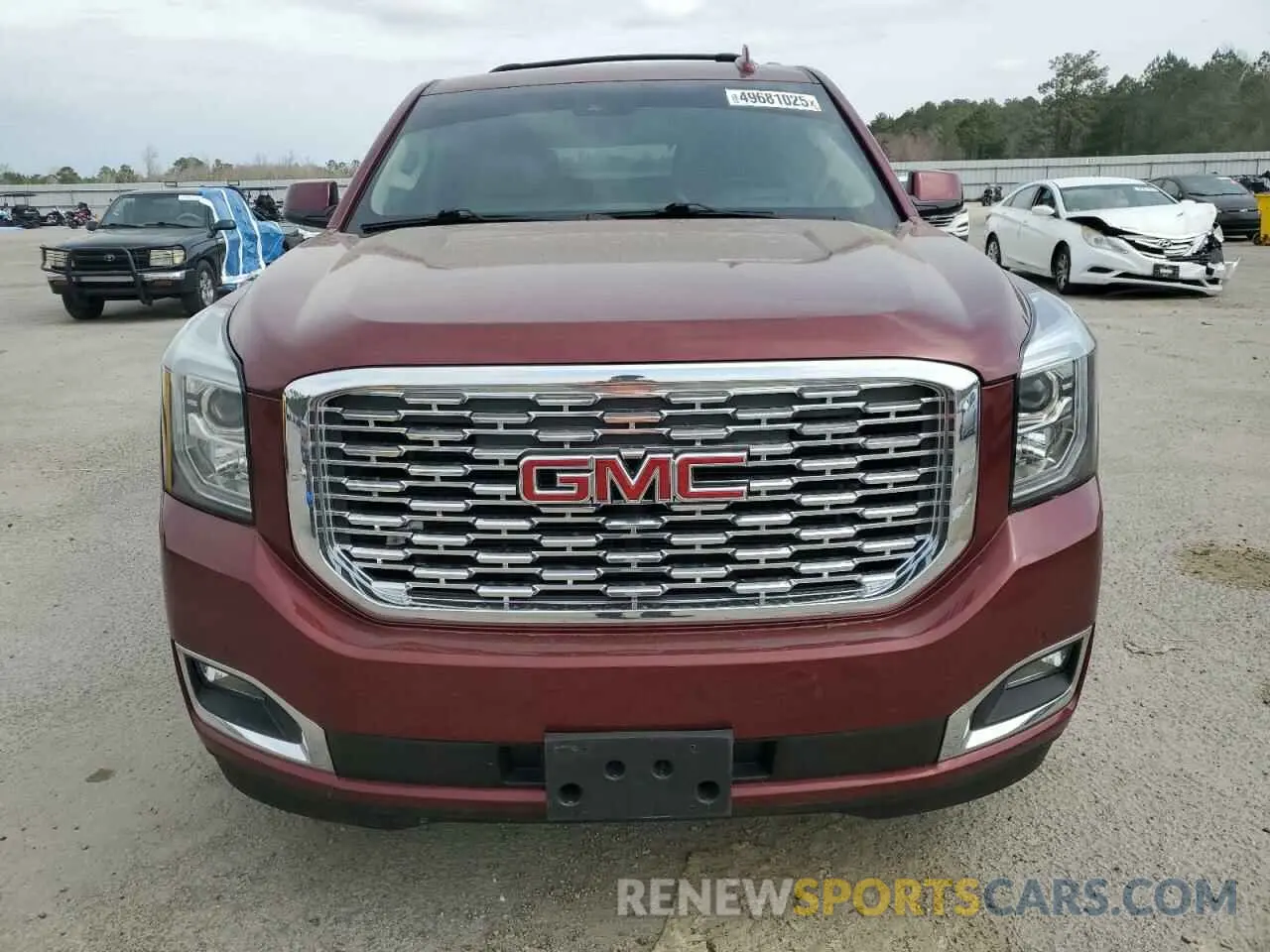 5 Photograph of a damaged car 1GKS2CKJ3KR342779 GMC YUKON 2019