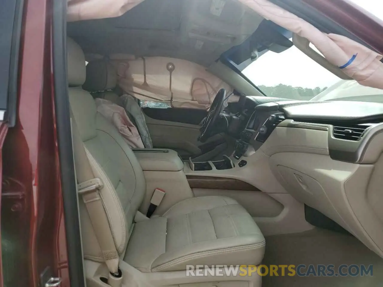 7 Photograph of a damaged car 1GKS2CKJ3KR342779 GMC YUKON 2019