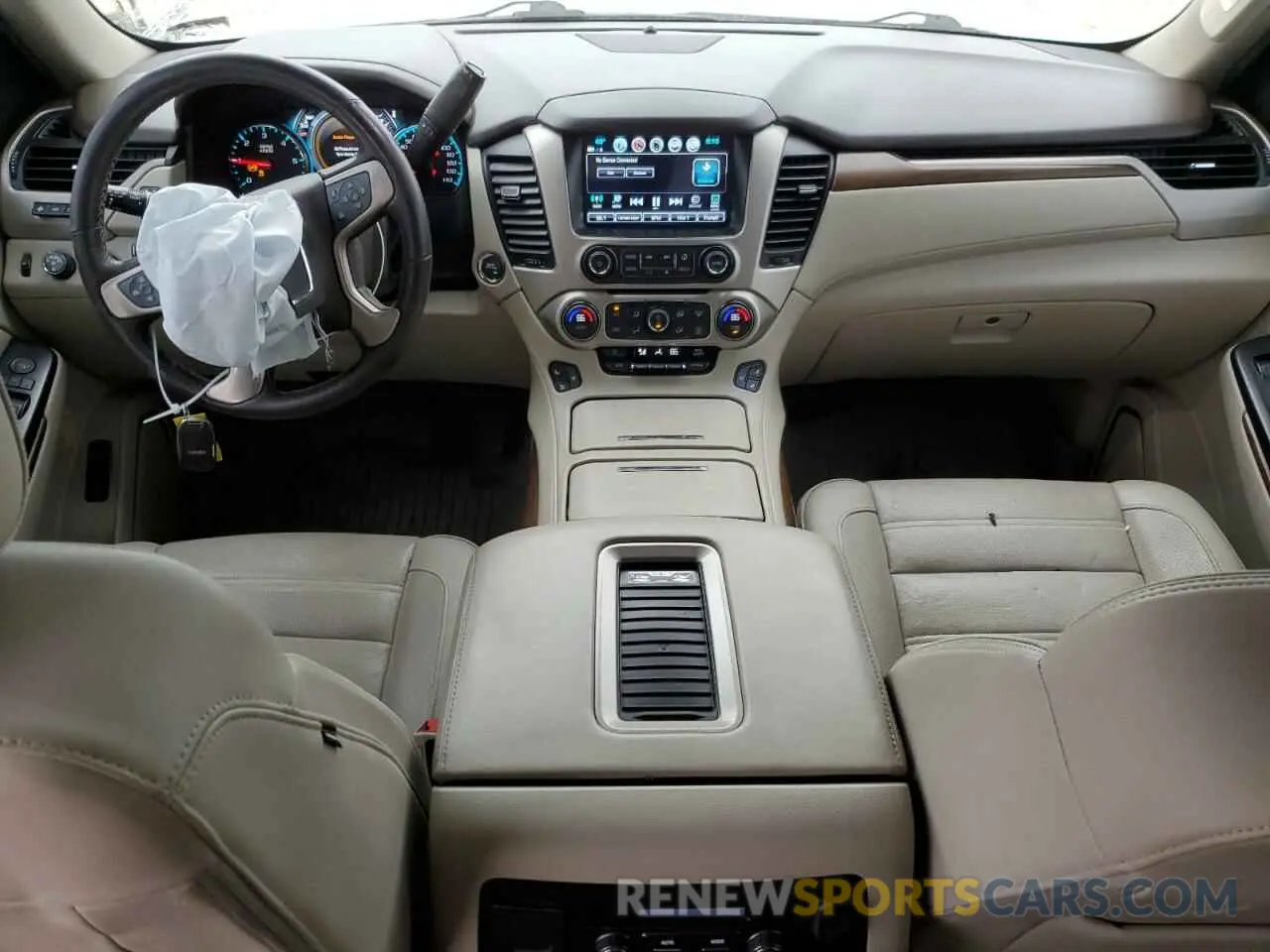 8 Photograph of a damaged car 1GKS2CKJ4KR328227 GMC YUKON 2019