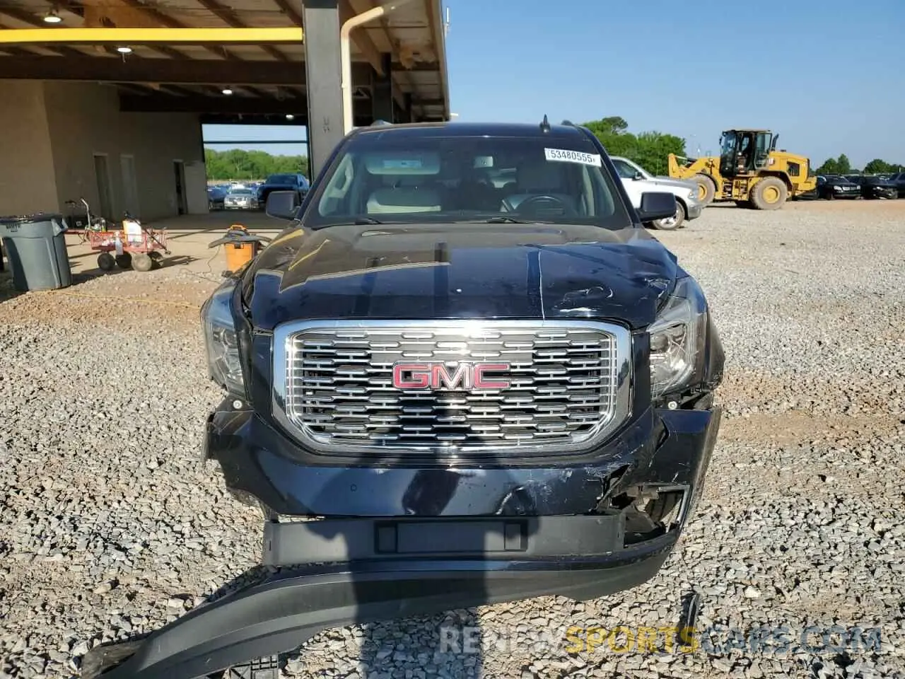 5 Photograph of a damaged car 1GKS2CKJ4KR343990 GMC YUKON 2019