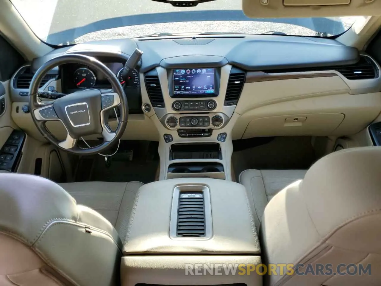 8 Photograph of a damaged car 1GKS2CKJ4KR343990 GMC YUKON 2019