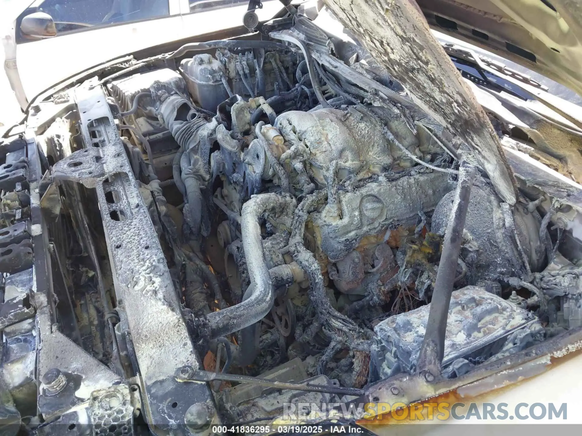 6 Photograph of a damaged car 1GKS2CKJ7KR121170 GMC YUKON 2019