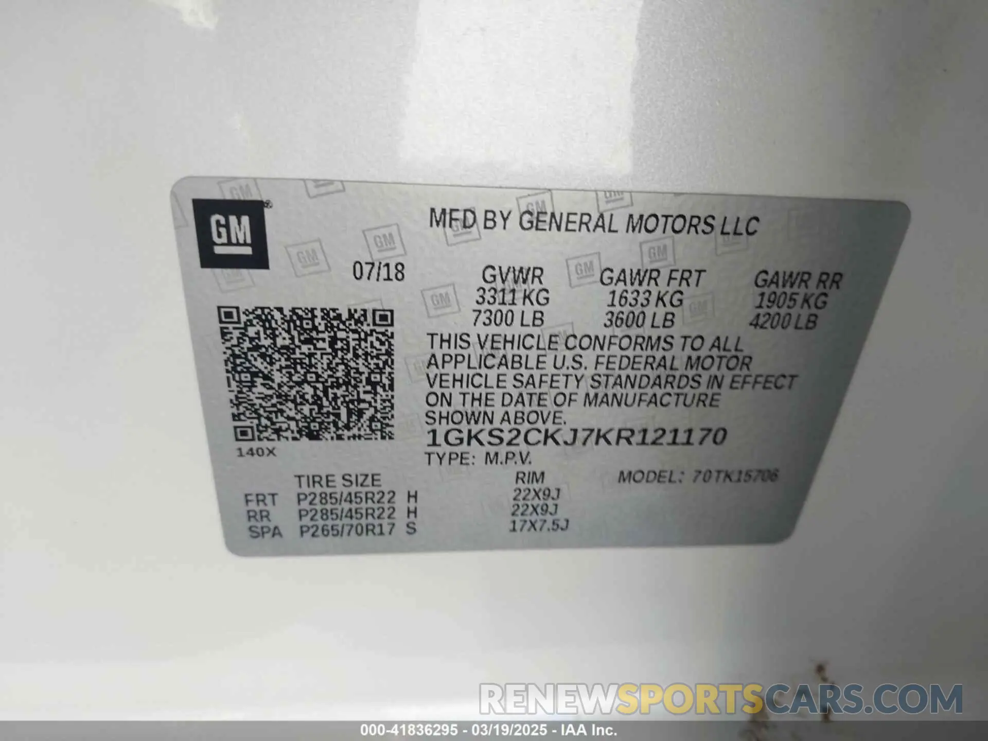 9 Photograph of a damaged car 1GKS2CKJ7KR121170 GMC YUKON 2019