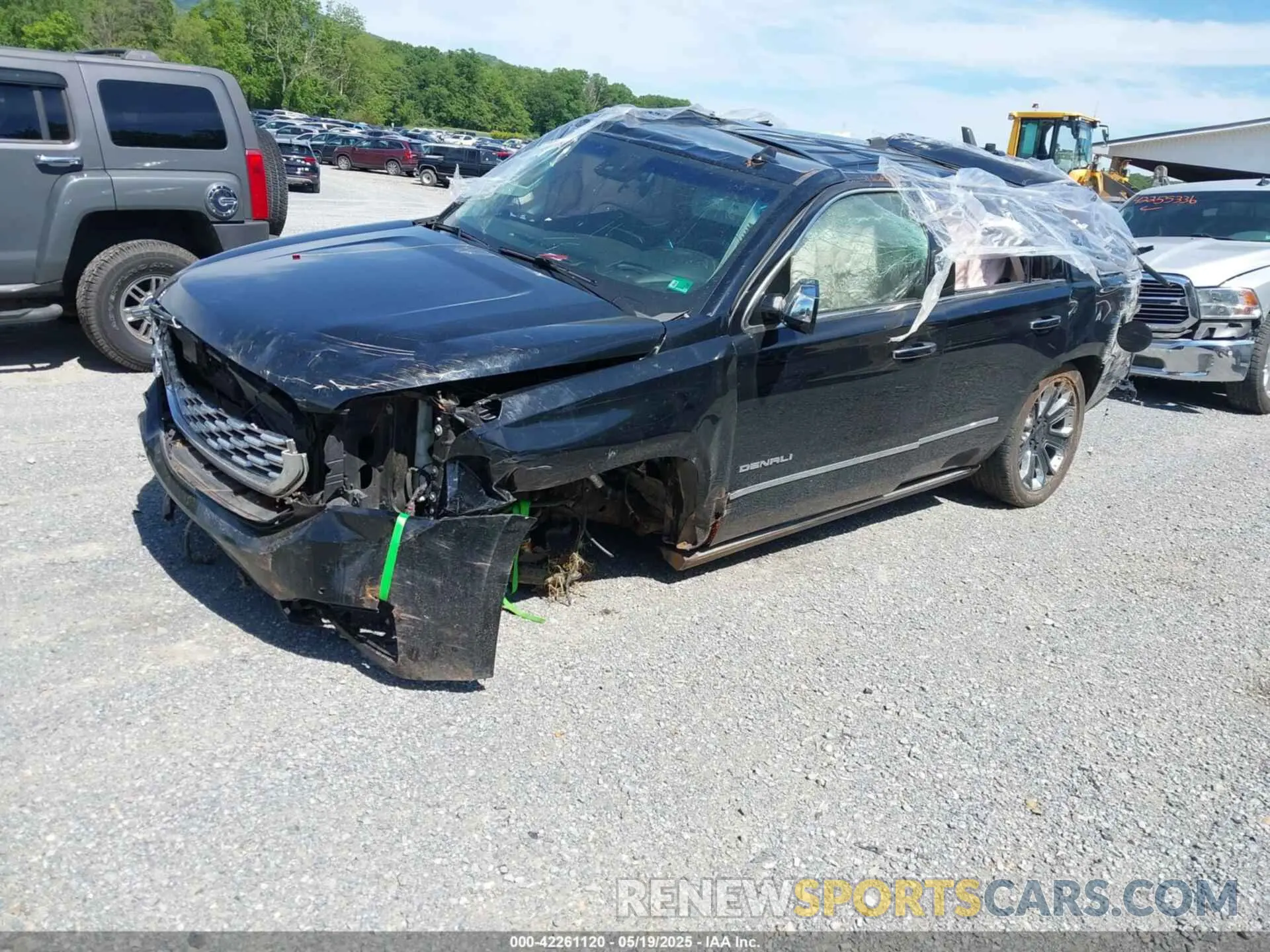 2 Photograph of a damaged car 1GKS2CKJ7KR156212 GMC YUKON 2019