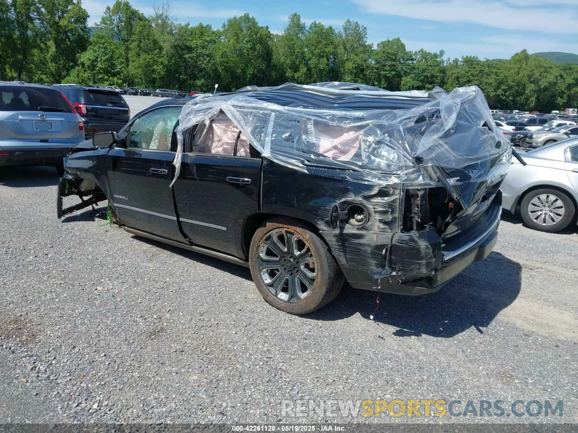 3 Photograph of a damaged car 1GKS2CKJ7KR156212 GMC YUKON 2019