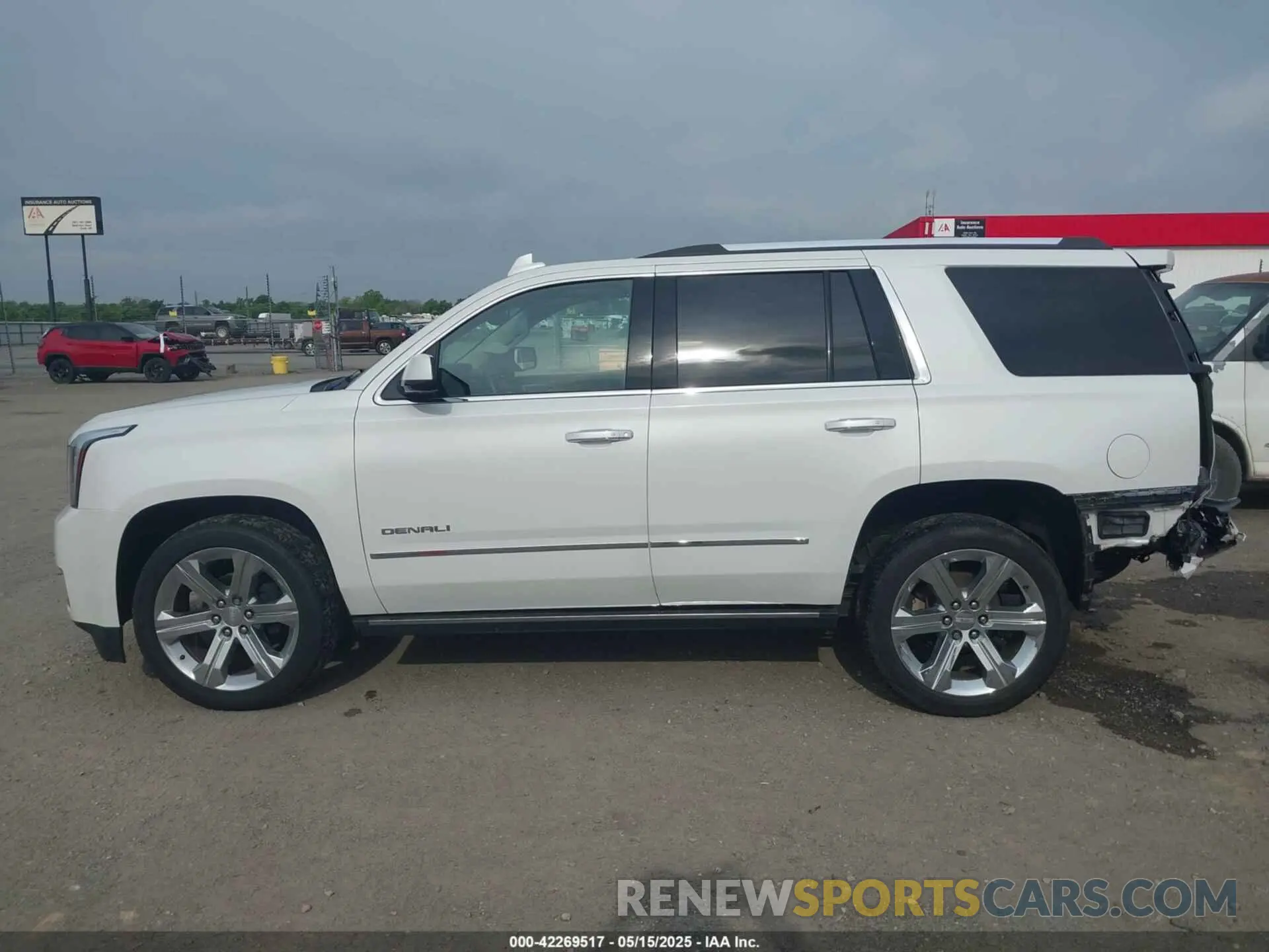 15 Photograph of a damaged car 1GKS2CKJ8KR355981 GMC YUKON 2019