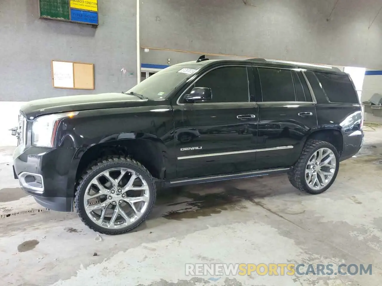 1 Photograph of a damaged car 1GKS2CKJ9KR409479 GMC YUKON 2019