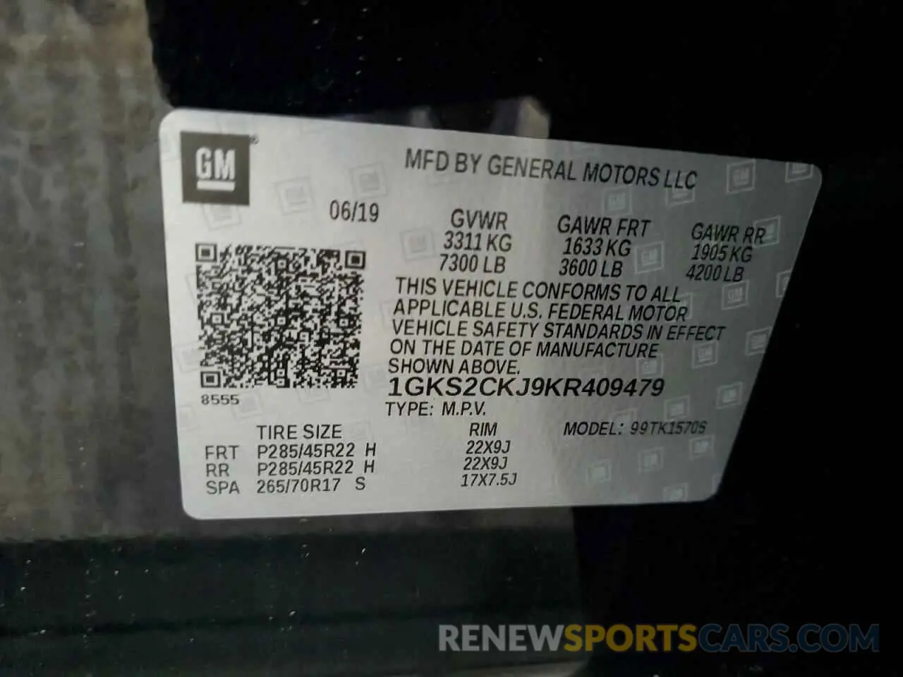 15 Photograph of a damaged car 1GKS2CKJ9KR409479 GMC YUKON 2019