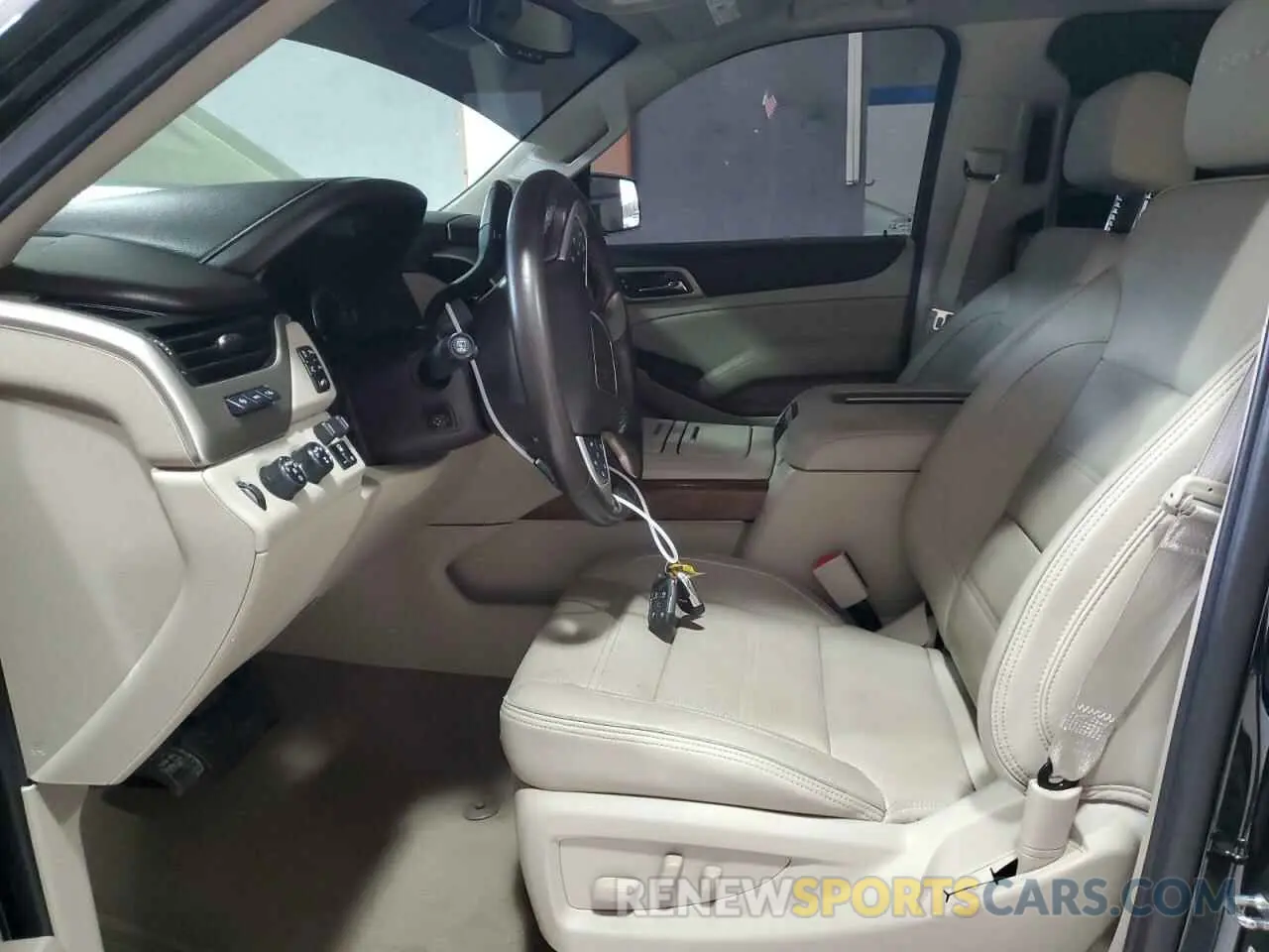 7 Photograph of a damaged car 1GKS2CKJ9KR409479 GMC YUKON 2019