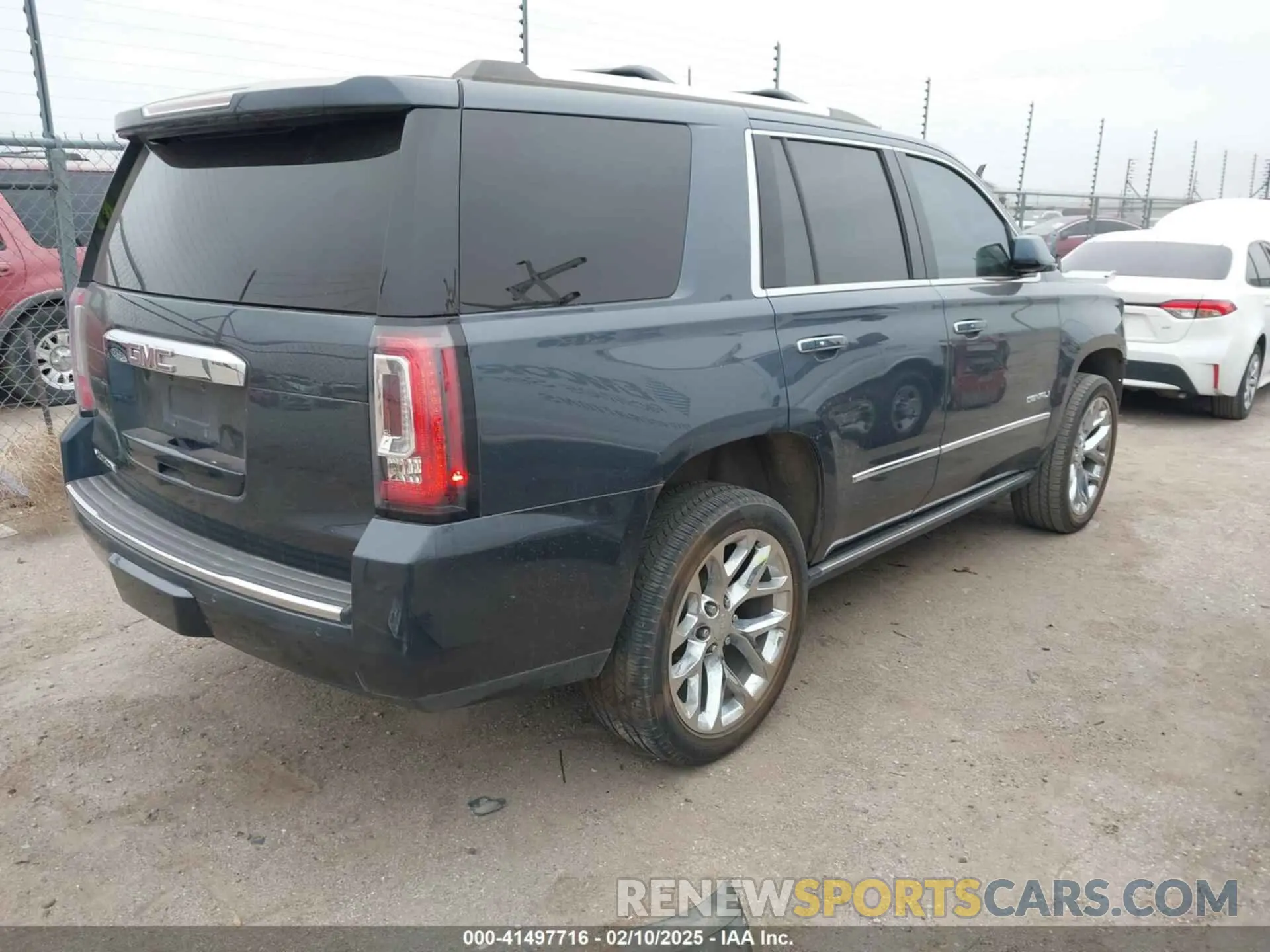 4 Photograph of a damaged car 1GKS2CKJXKR302229 GMC YUKON 2019