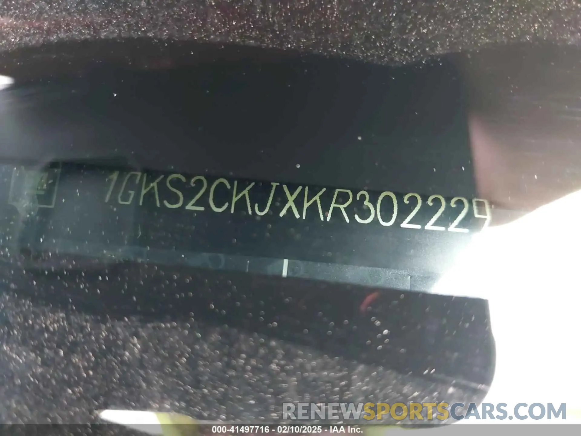 9 Photograph of a damaged car 1GKS2CKJXKR302229 GMC YUKON 2019