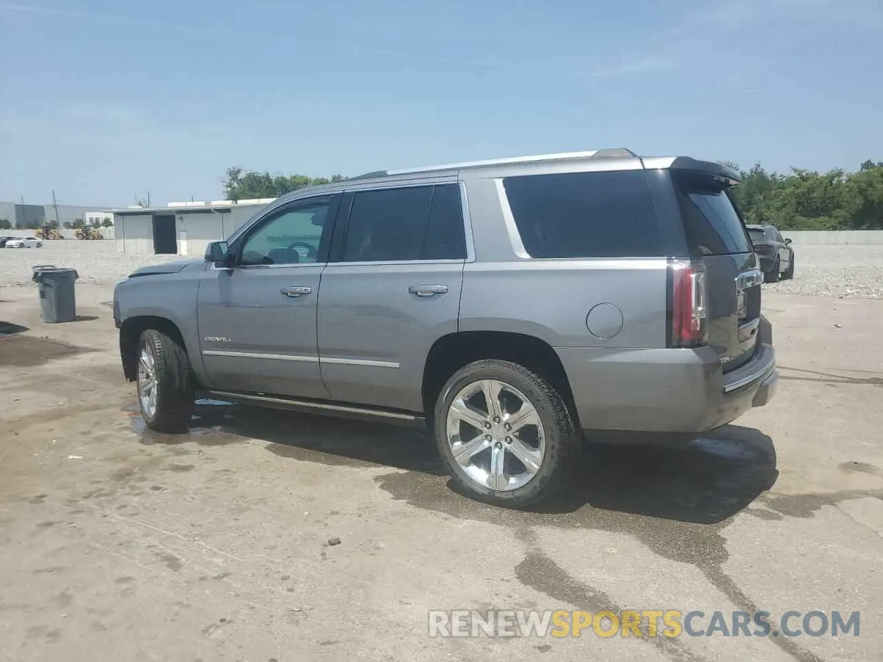 2 Photograph of a damaged car 1GKS2CKJXKR352600 GMC YUKON 2019