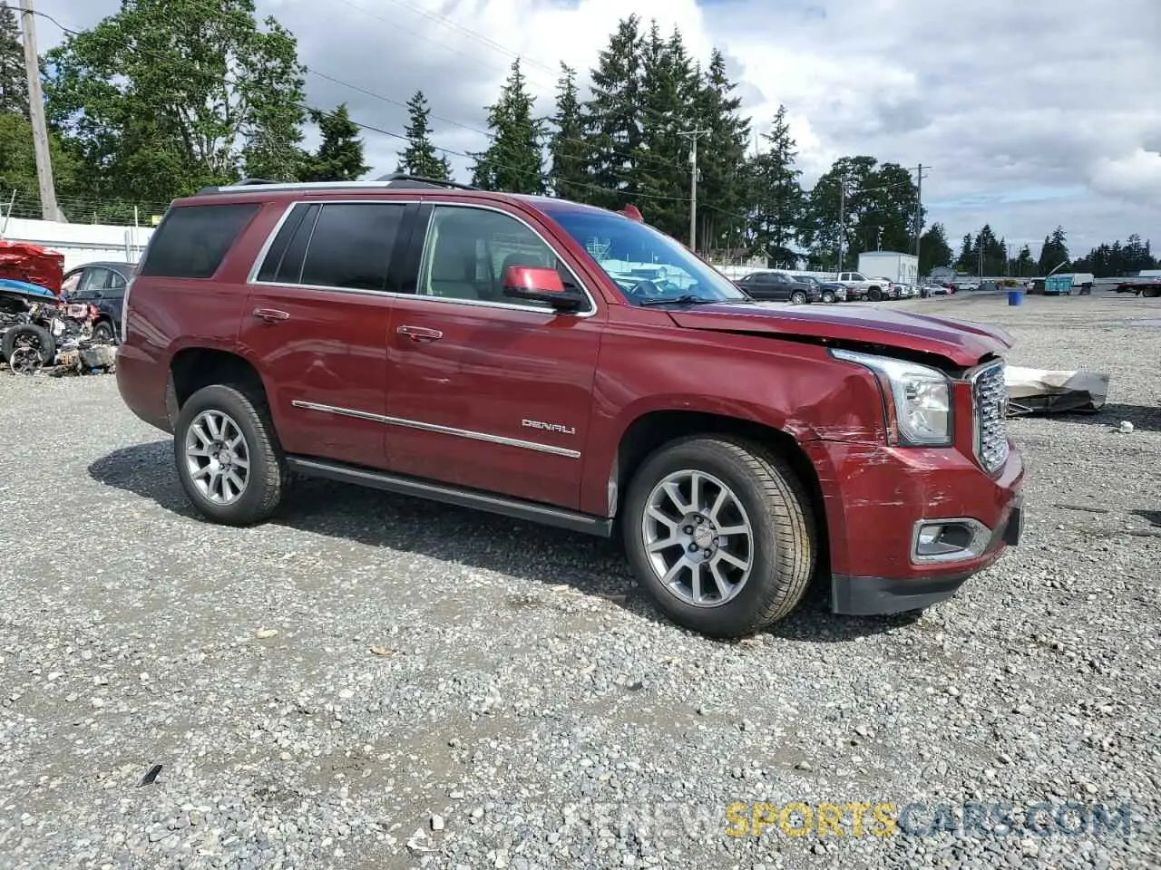 4 Photograph of a damaged car 1GKS2CKJXKR357568 GMC YUKON 2019