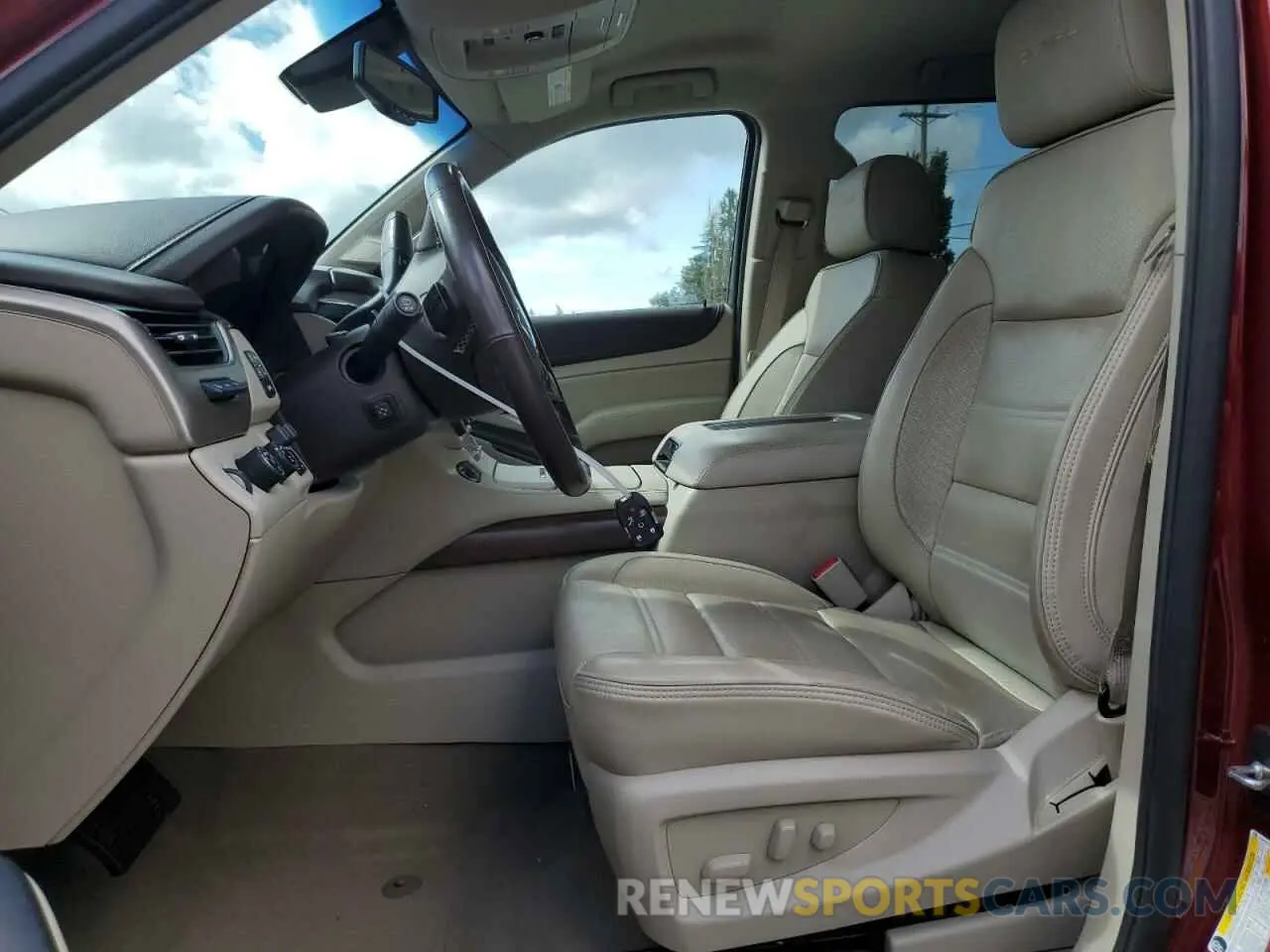 7 Photograph of a damaged car 1GKS2CKJXKR357568 GMC YUKON 2019