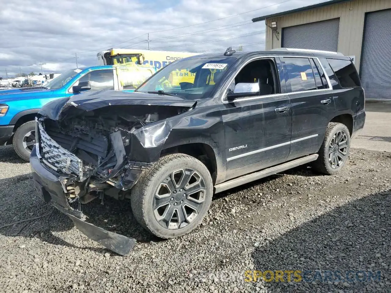 1 Photograph of a damaged car 1GKS2CKJXKR381028 GMC YUKON 2019