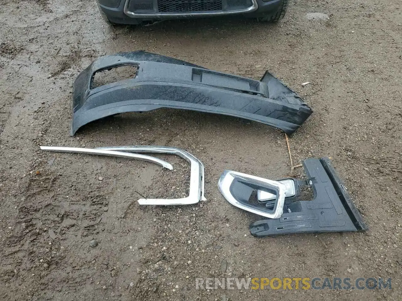 13 Photograph of a damaged car 1GKS2FEC2KR204603 GMC YUKON 2019