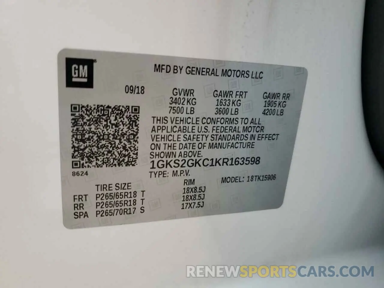 13 Photograph of a damaged car 1GKS2GKC1KR163598 GMC YUKON 2019